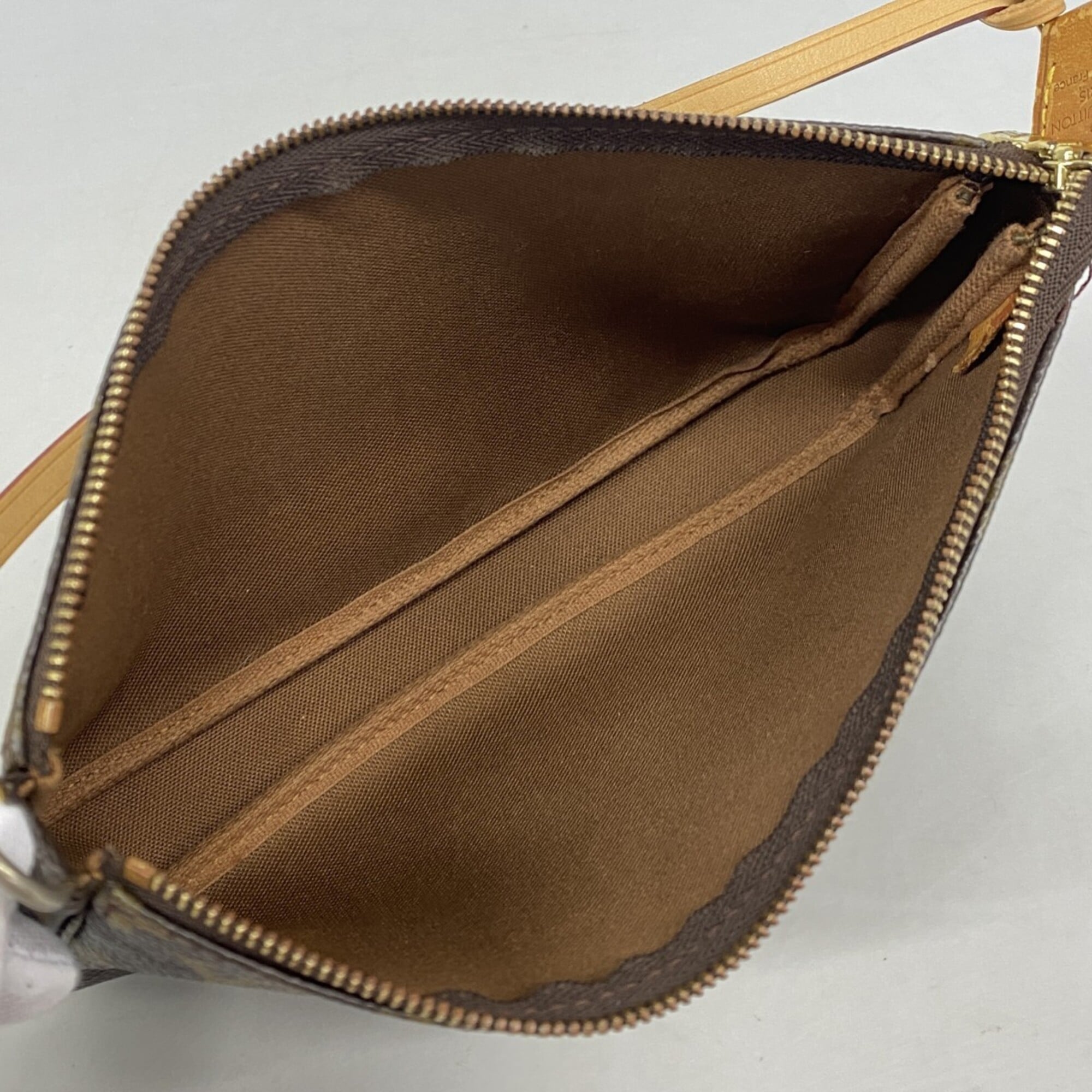 Louis Vuitton Brown Pouch (Pre-Owned)