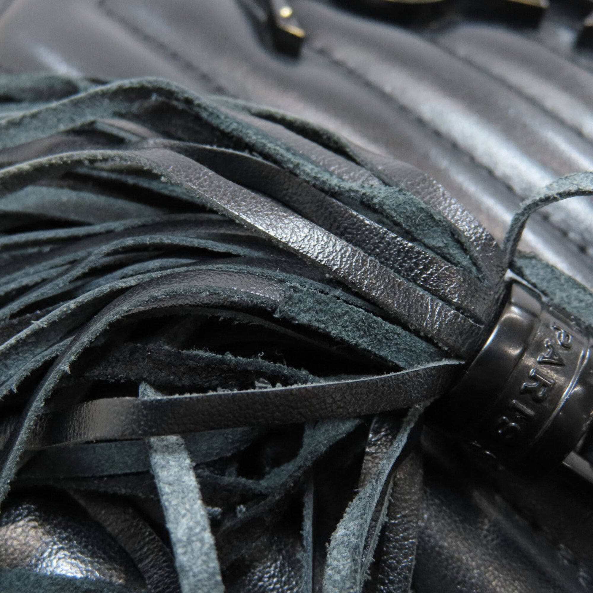 Saint Laurent Black Leather Shoulder Bag (Pre-Owned)