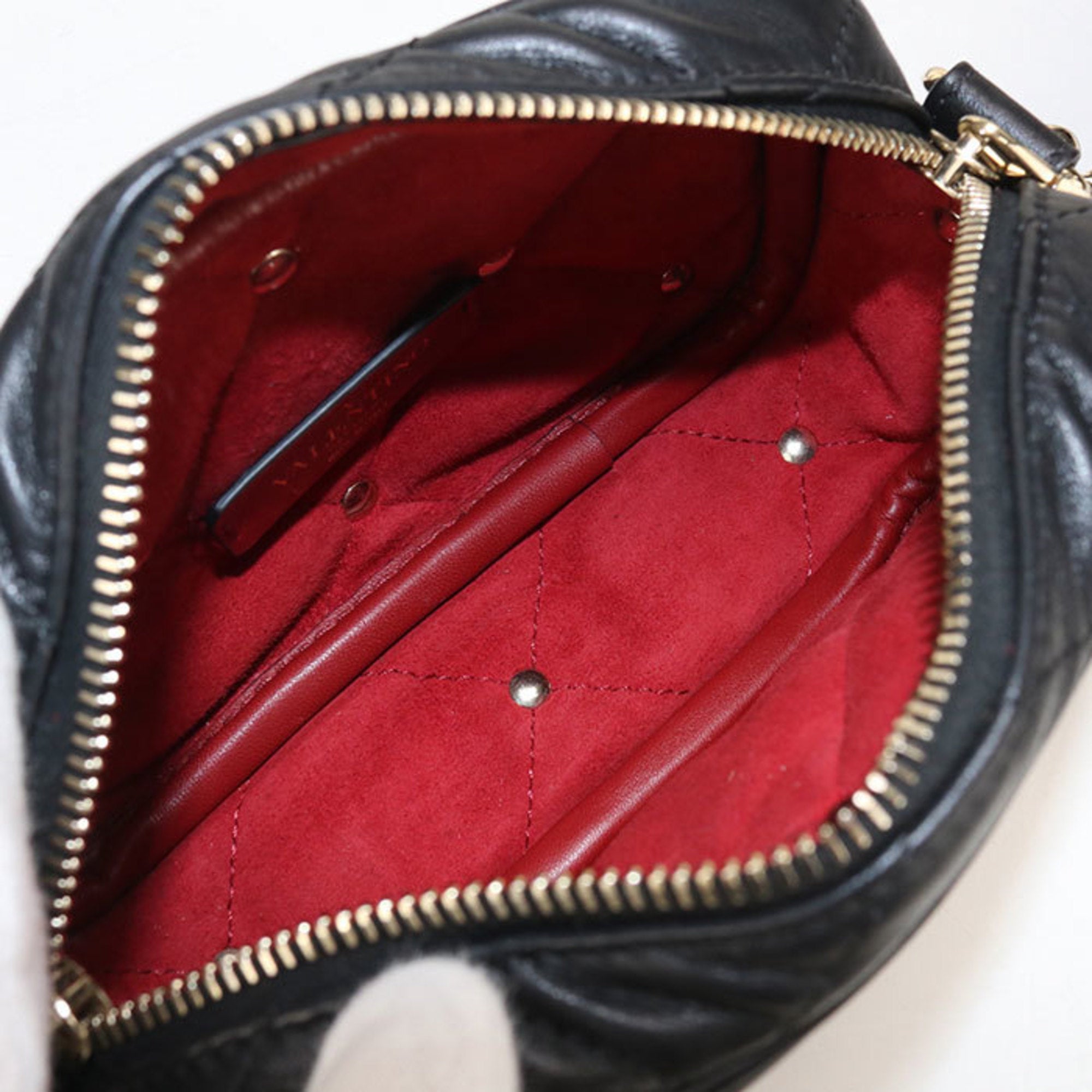 Valentino Garavani Black Leather Shoulder Bag (Pre-Owned)