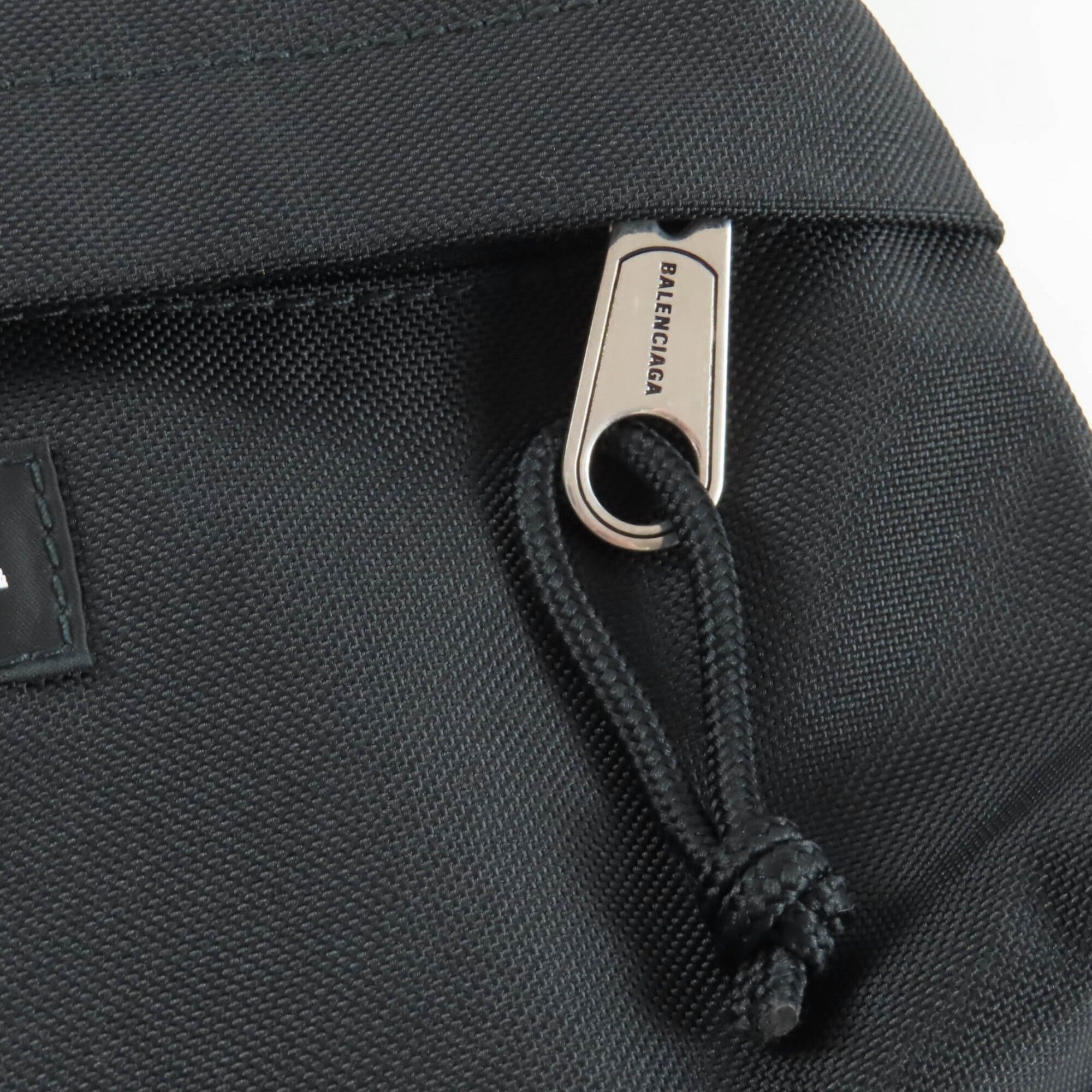 Balenciaga Black Nylon Shoulder Bag (Pre-Owned)
