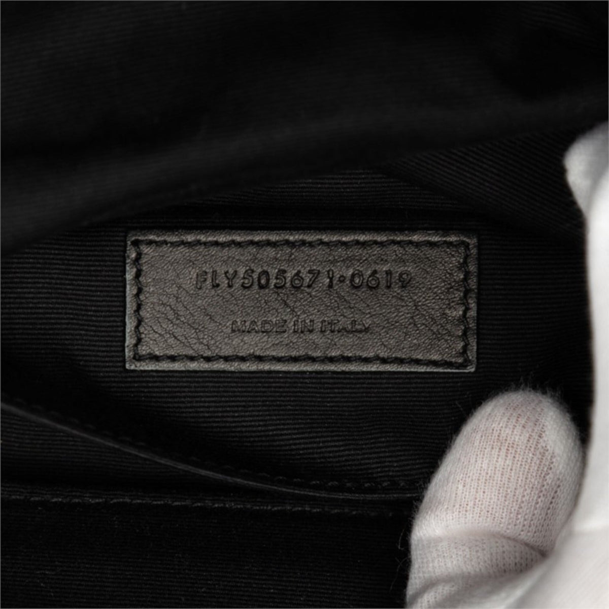 Saint Laurent Black Leather Sling Bag (Pre-Owned)