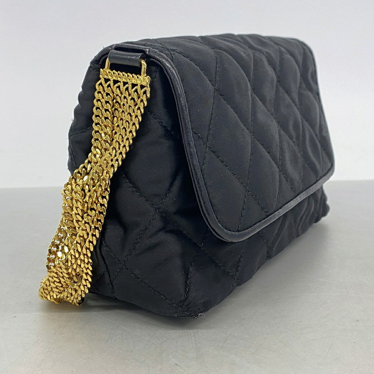 Chanel Black Nylon Shoulder Bag (Pre-Owned)