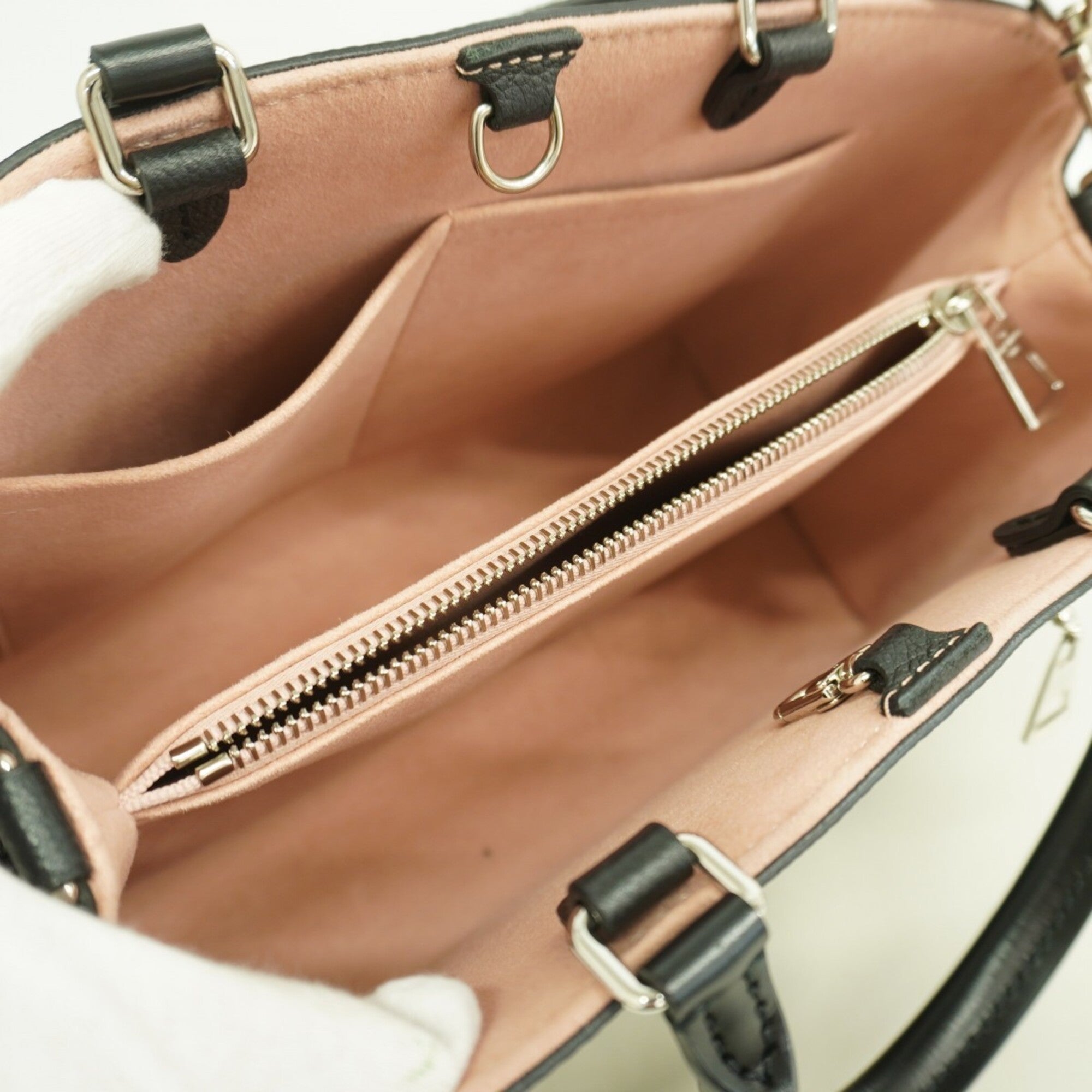 Louis Vuitton Handbag (Pre-Owned)