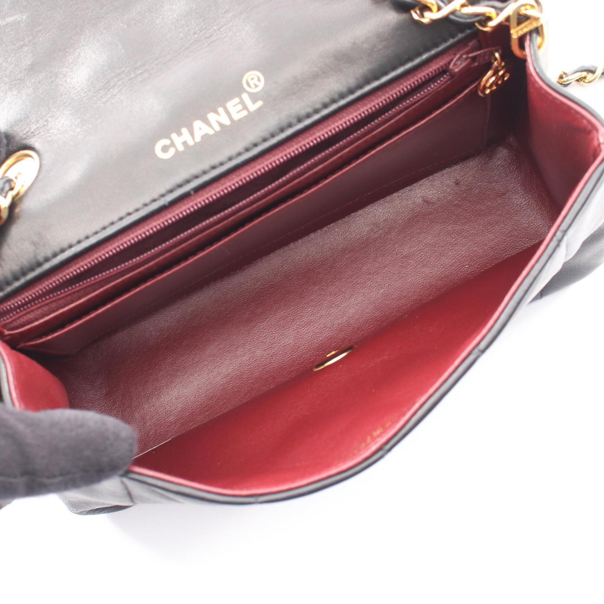Chanel Black Leather Handbag Shoulder Bag (Pre-Owned)