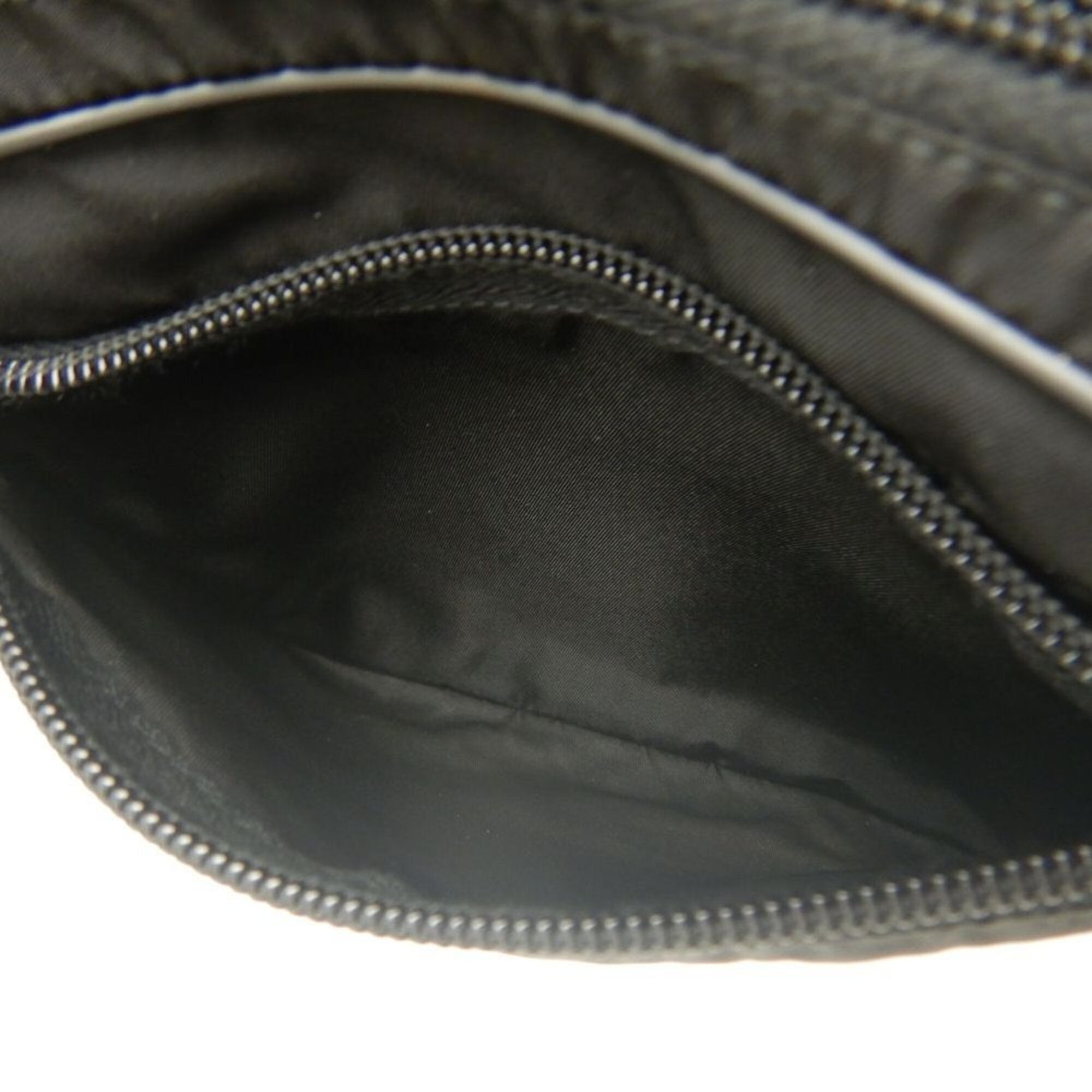 Prada Nero Nylon Shoulder Bag (Pre-Owned)