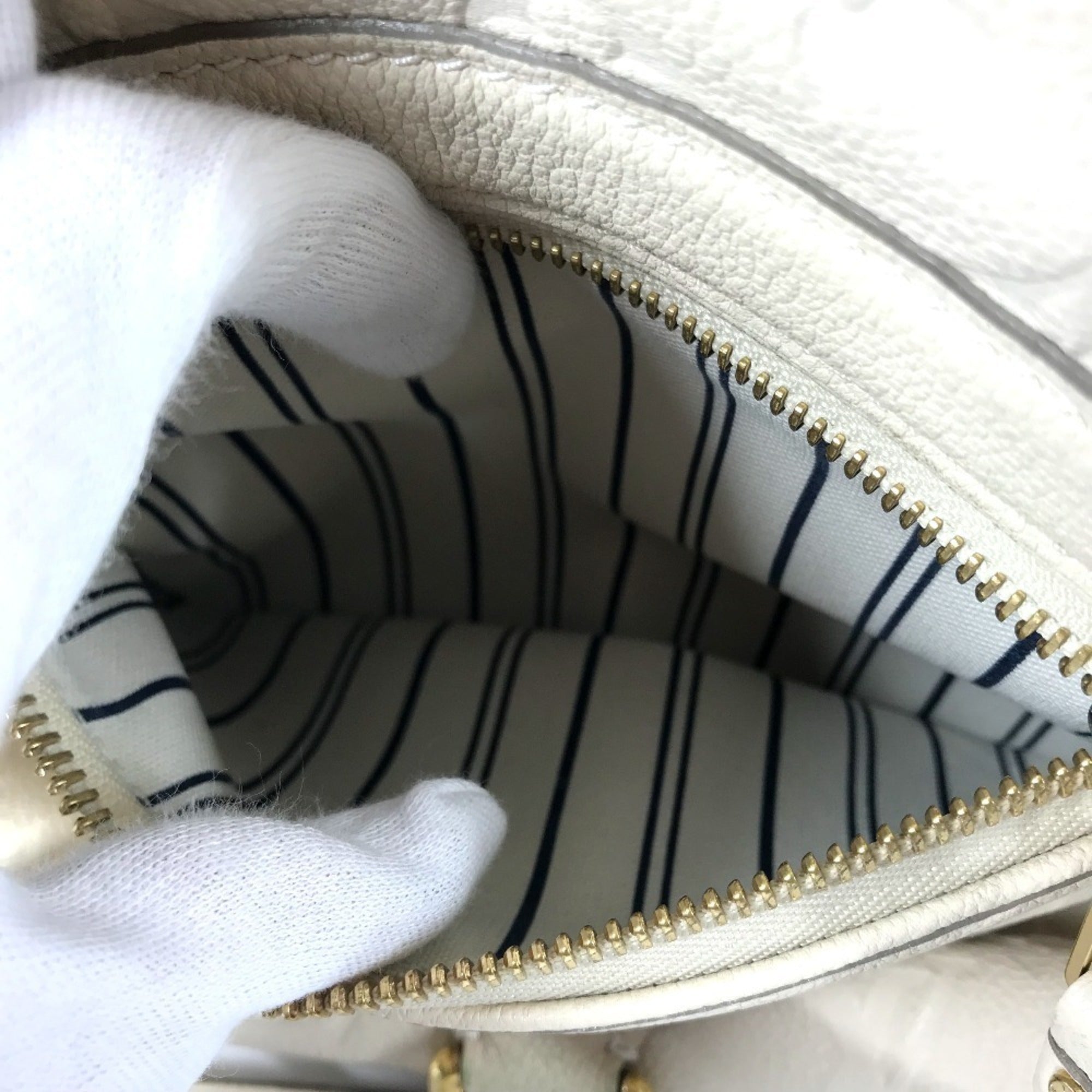 Louis Vuitton Neige White Monogram Empreinte Leather Shoulder Bag Tote Bag (Pre-Owned)