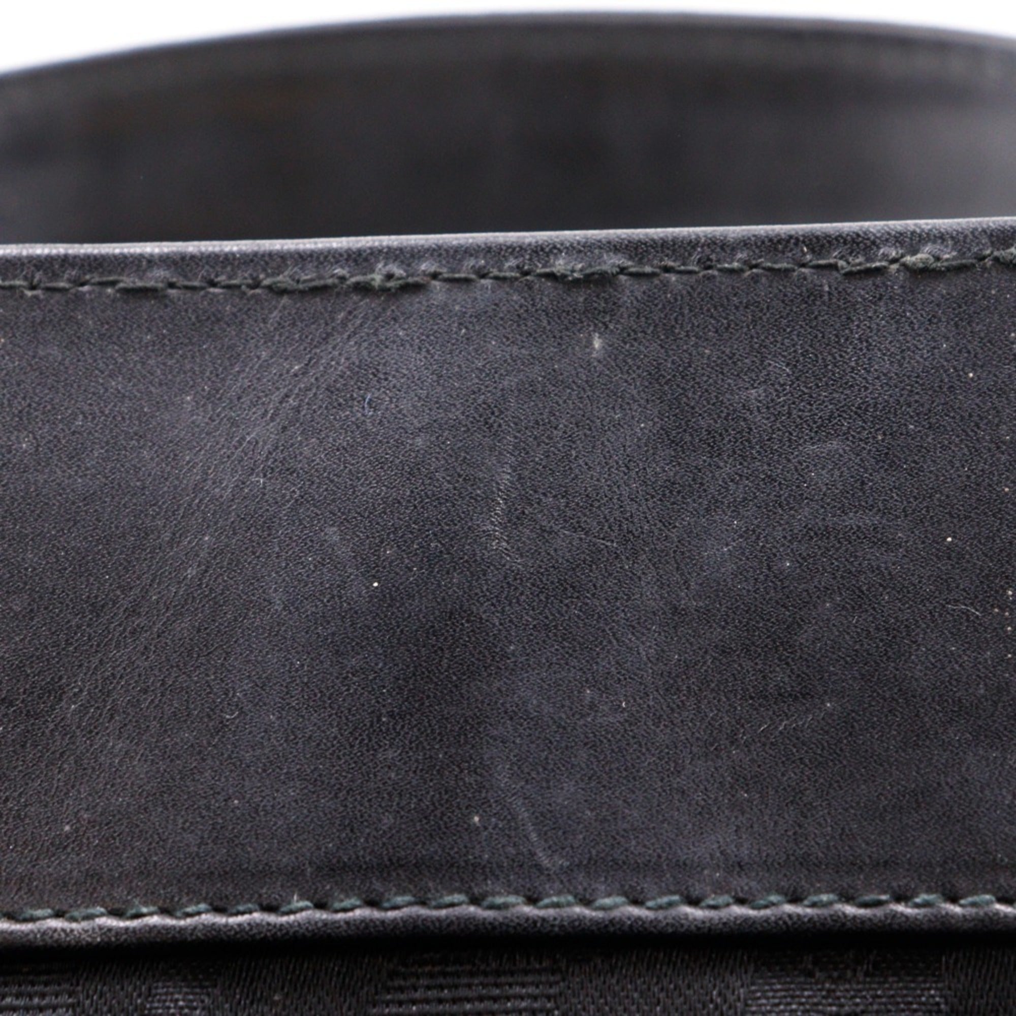 Salvatore Ferragamo Black Leather Handbag (Pre-Owned)