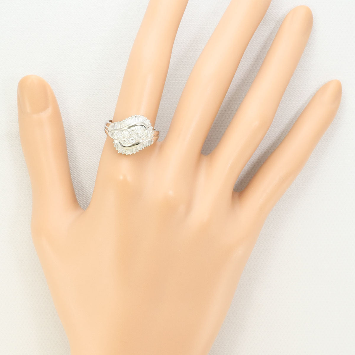 Unbranded Platinum Platinum 900 Band Ring (Pre-Owned)