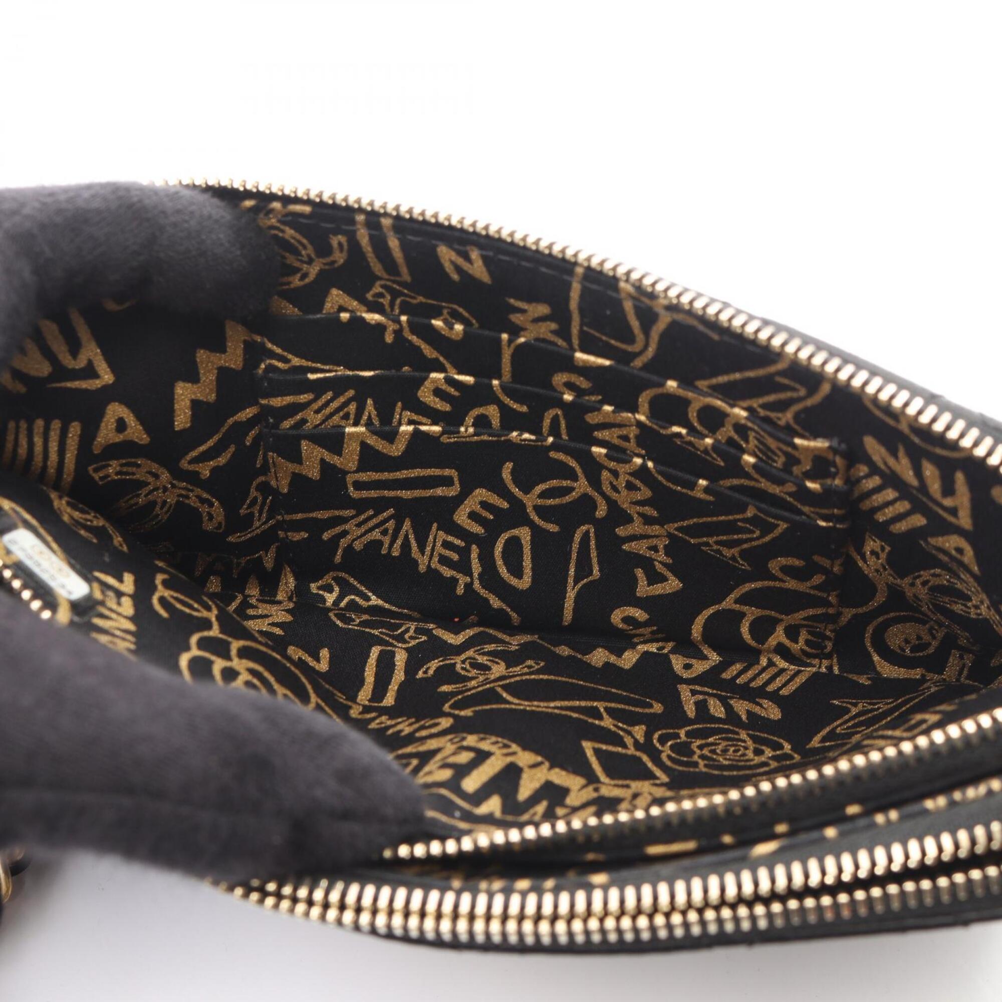Chanel Black Leather Handbag Shoulder Bag (Pre-Owned)