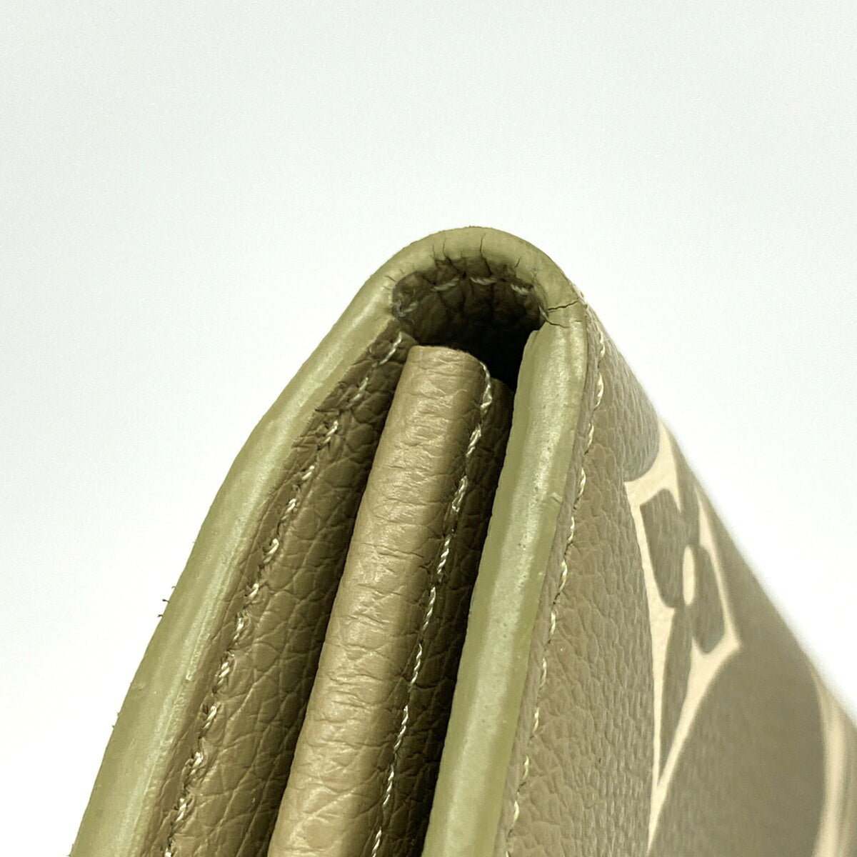 Louis Vuitton Beige Long Wallet (Bi-Fold) (Pre-Owned)