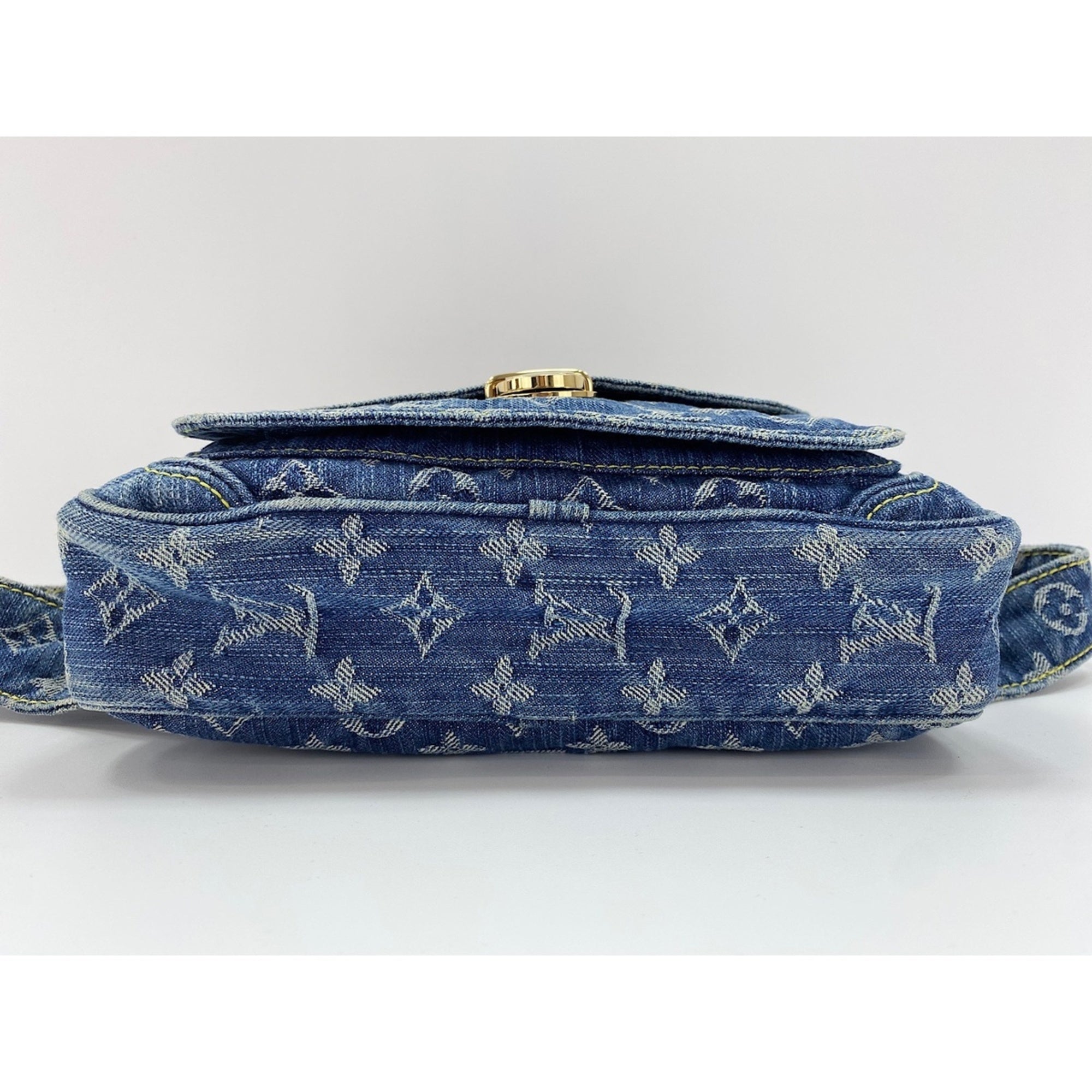 Louis Vuitton Blue Monogram Denim Shoulder Bag (Pre-Owned)