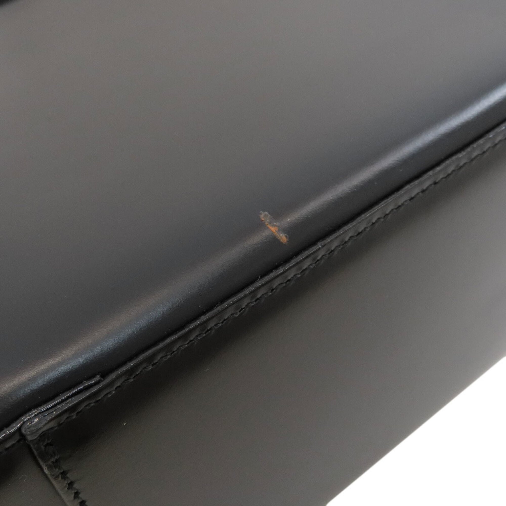 Burberry Black Leather Shoulder Bag (Pre-Owned)