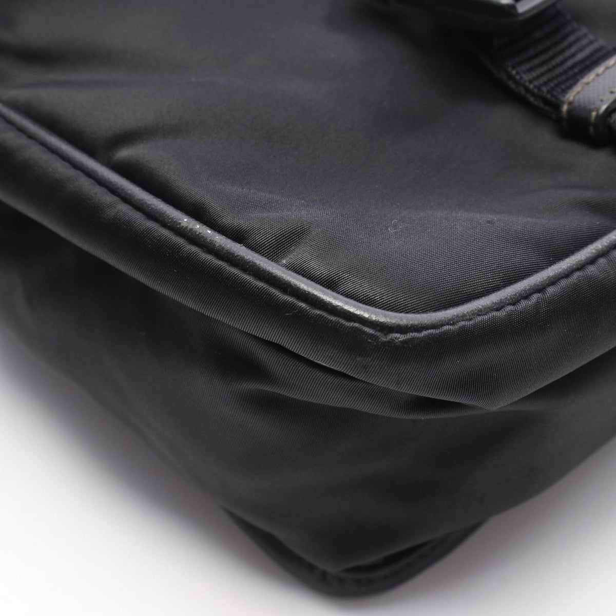 Prada Black Nylon Leather Messenger Bag Shoulder Bag (Pre-Owned)