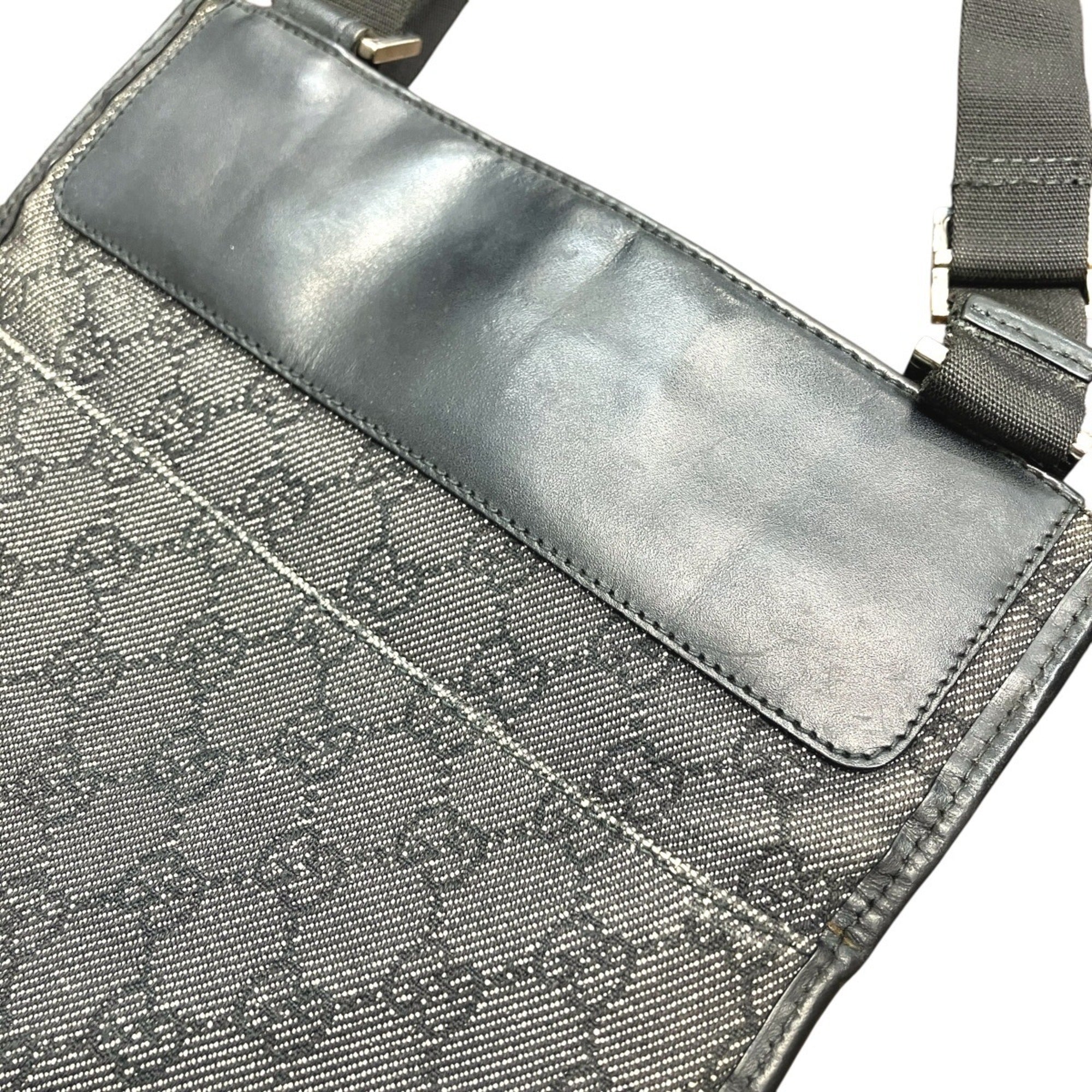 Gucci Gg Canvas Shoulder Bag (Pre-Owned)
