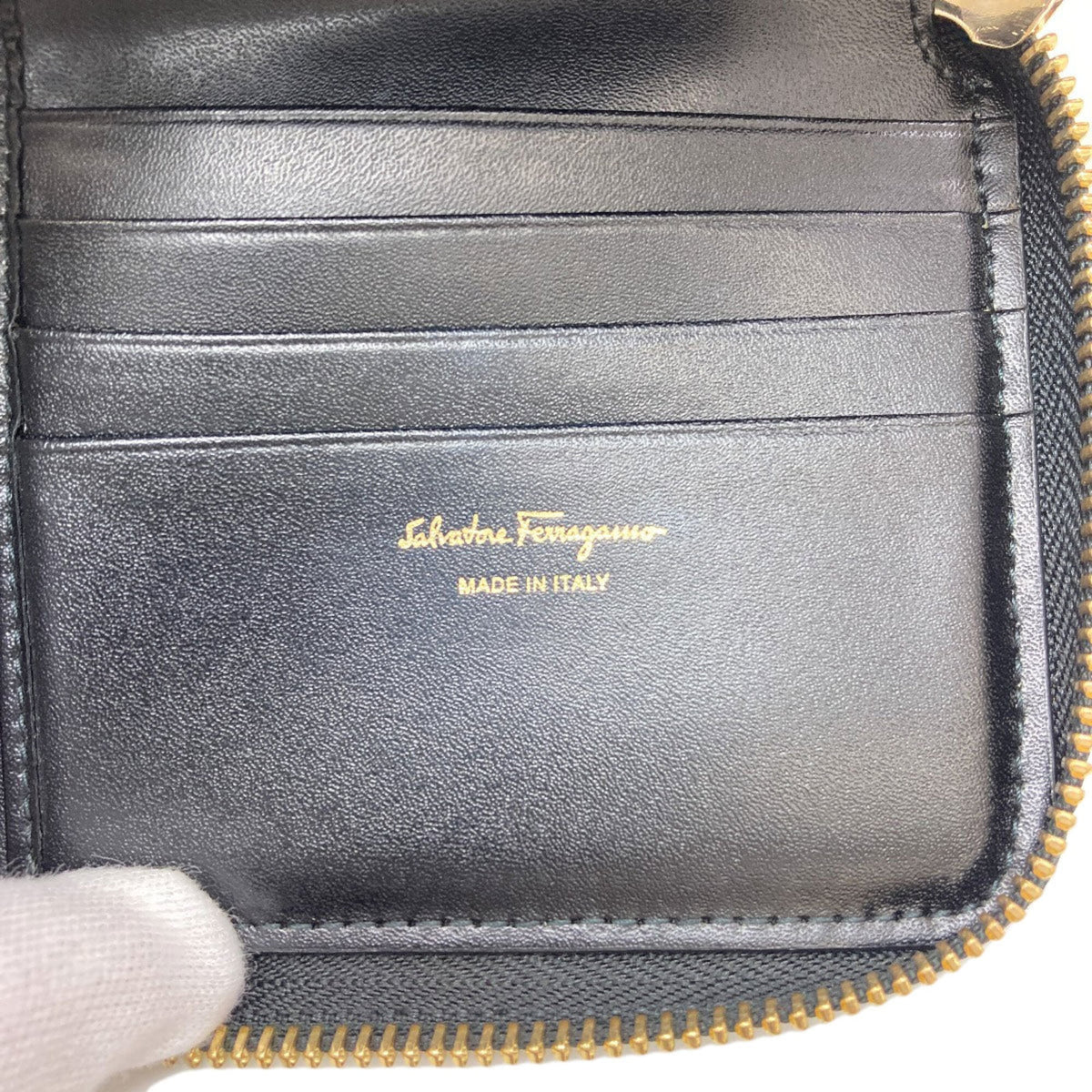 Salvatore Ferragamo Gancini Black Leather Wallet (Bi-Fold) (Pre-Owned)