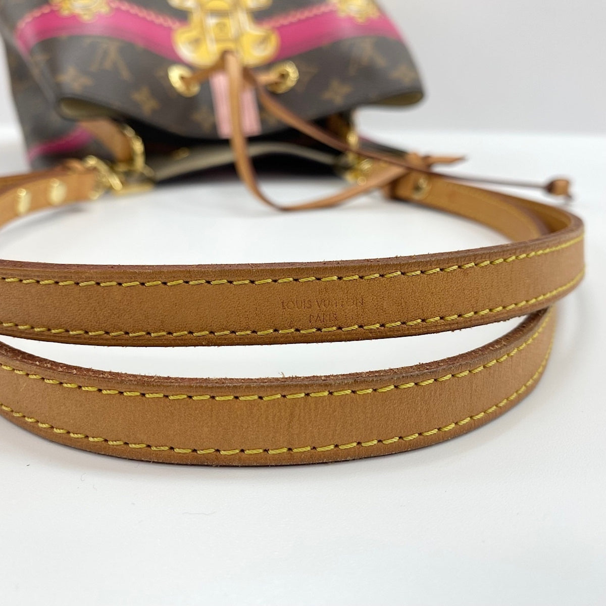Louis Vuitton Brown Shoulder Bag (Pre-Owned)