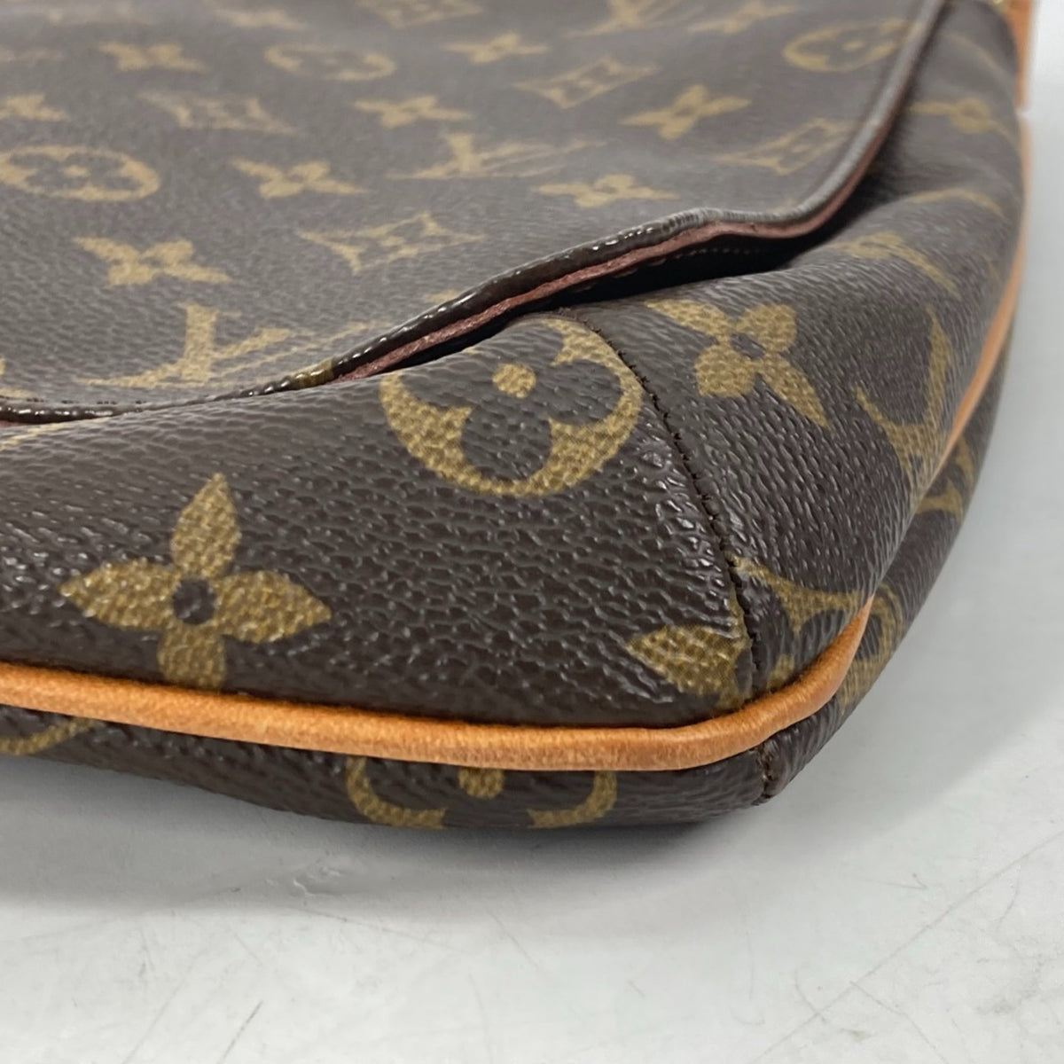 Louis Vuitton Brown Monogram Shoulder Bag (Pre-Owned)