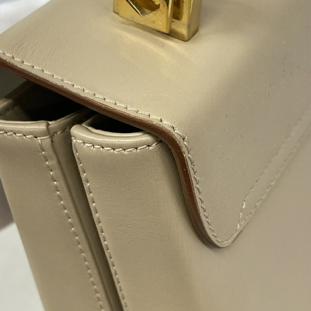 Salvatore Ferragamo Beige Leather Handbag (Pre-Owned)