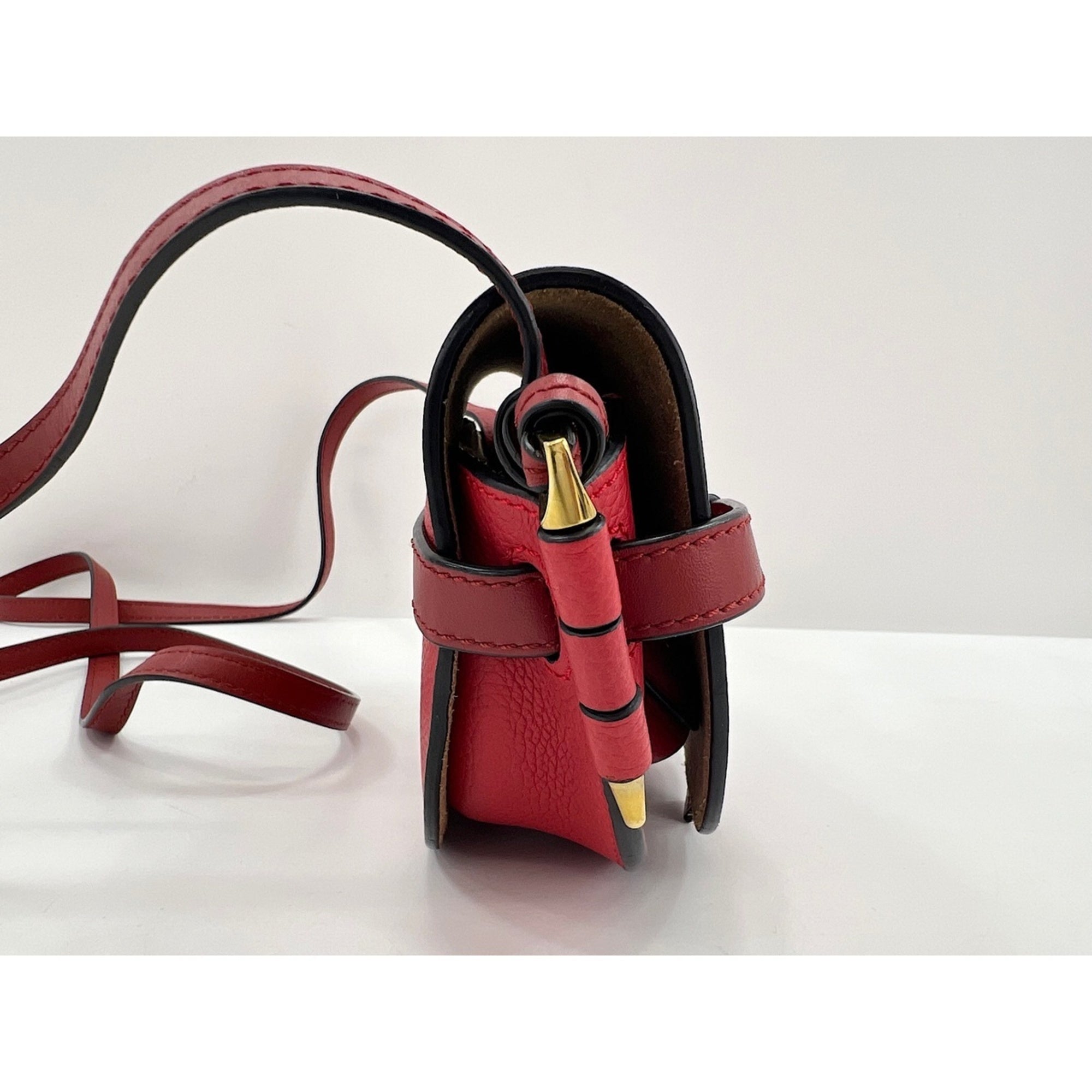 Loewe Red Color Shoulder Bag (Pre-Owned)