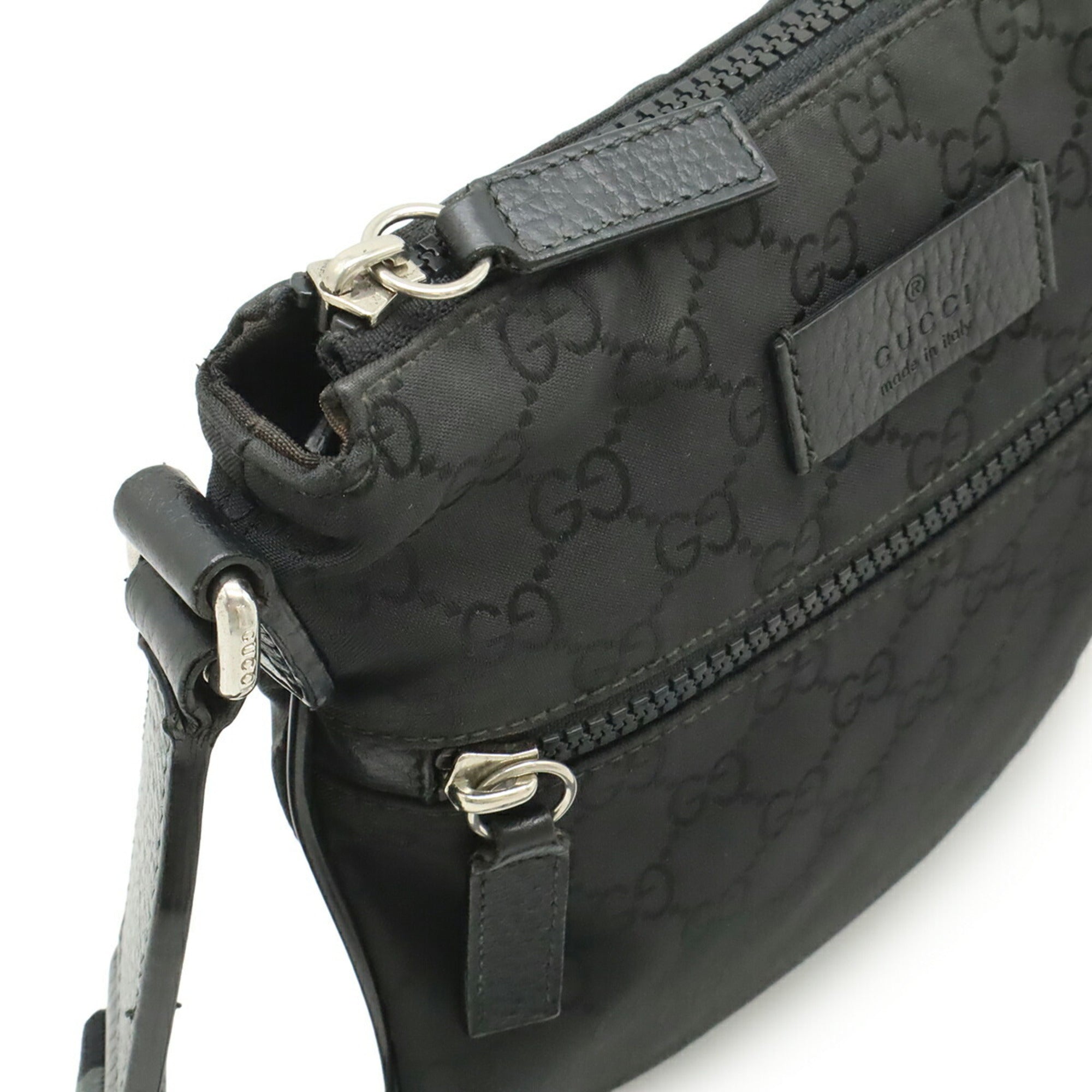 Gucci Black Gray Nylon Leather Shoulder Bag (Pre-Owned)