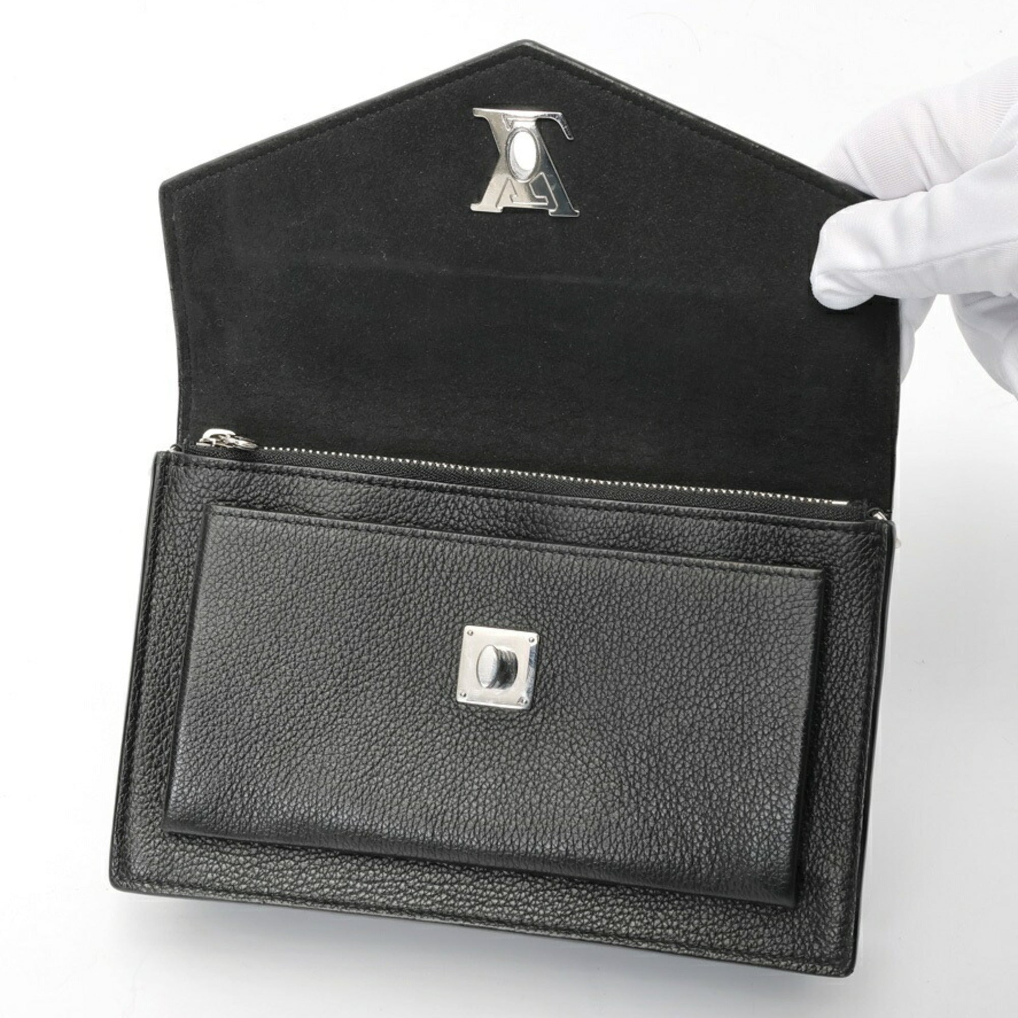 Louis Vuitton Black Noir Leather Pochette (Pre-Owned)