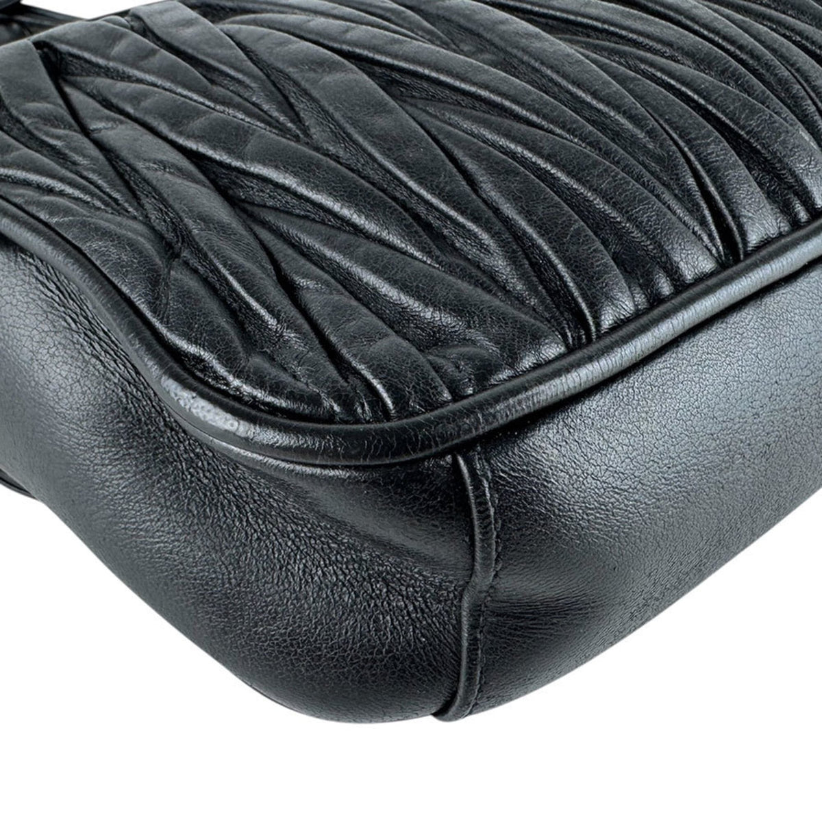 Miu Miu Black Leather Shoulder Bag (Pre-Owned)