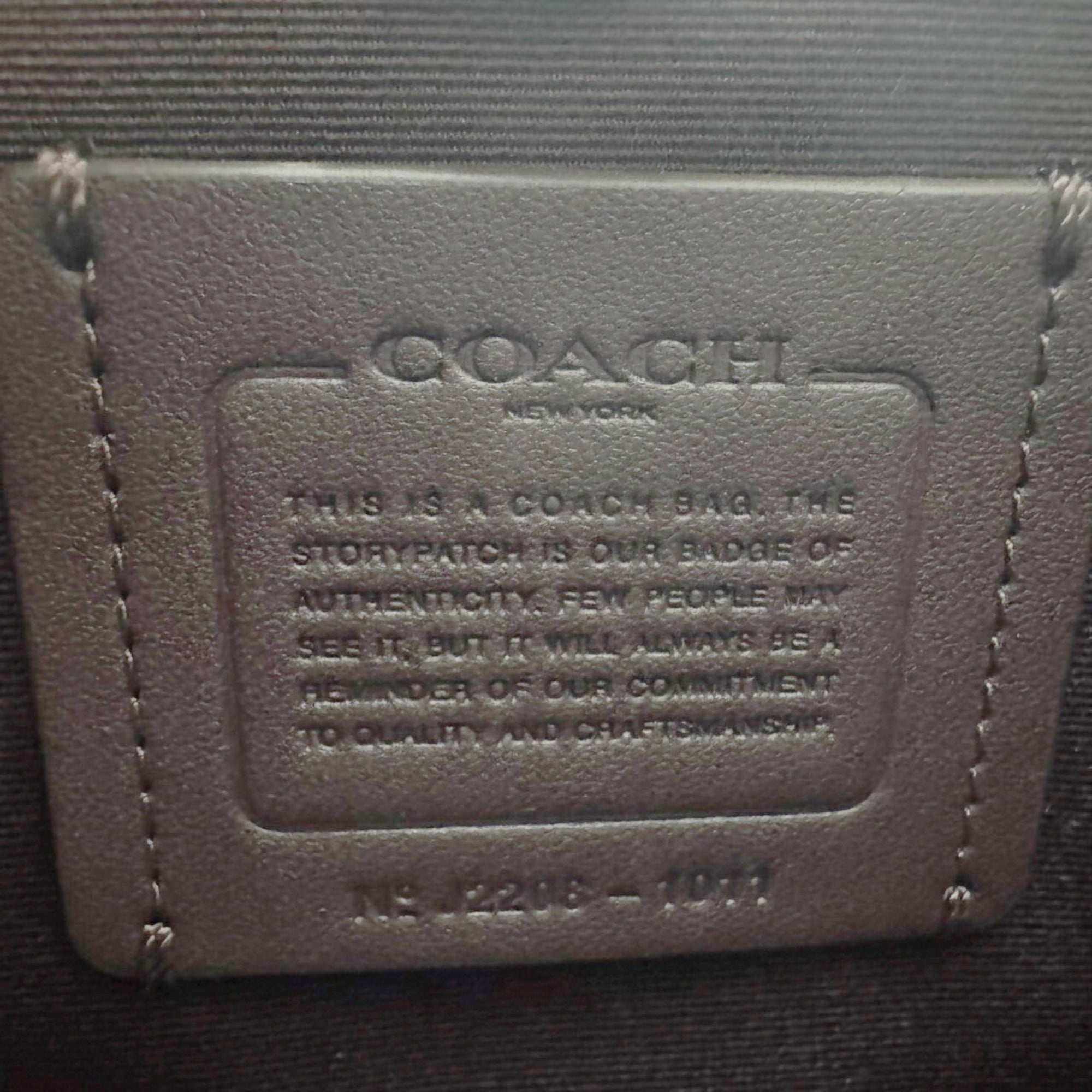 Coach Beige Leather Handbag Shoulder Bag (Pre-Owned)