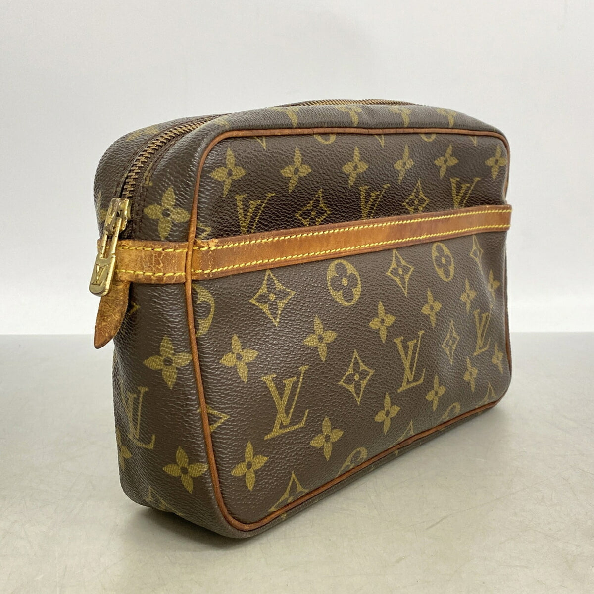 Louis Vuitton Brown Clutch Bag (Pre-Owned)