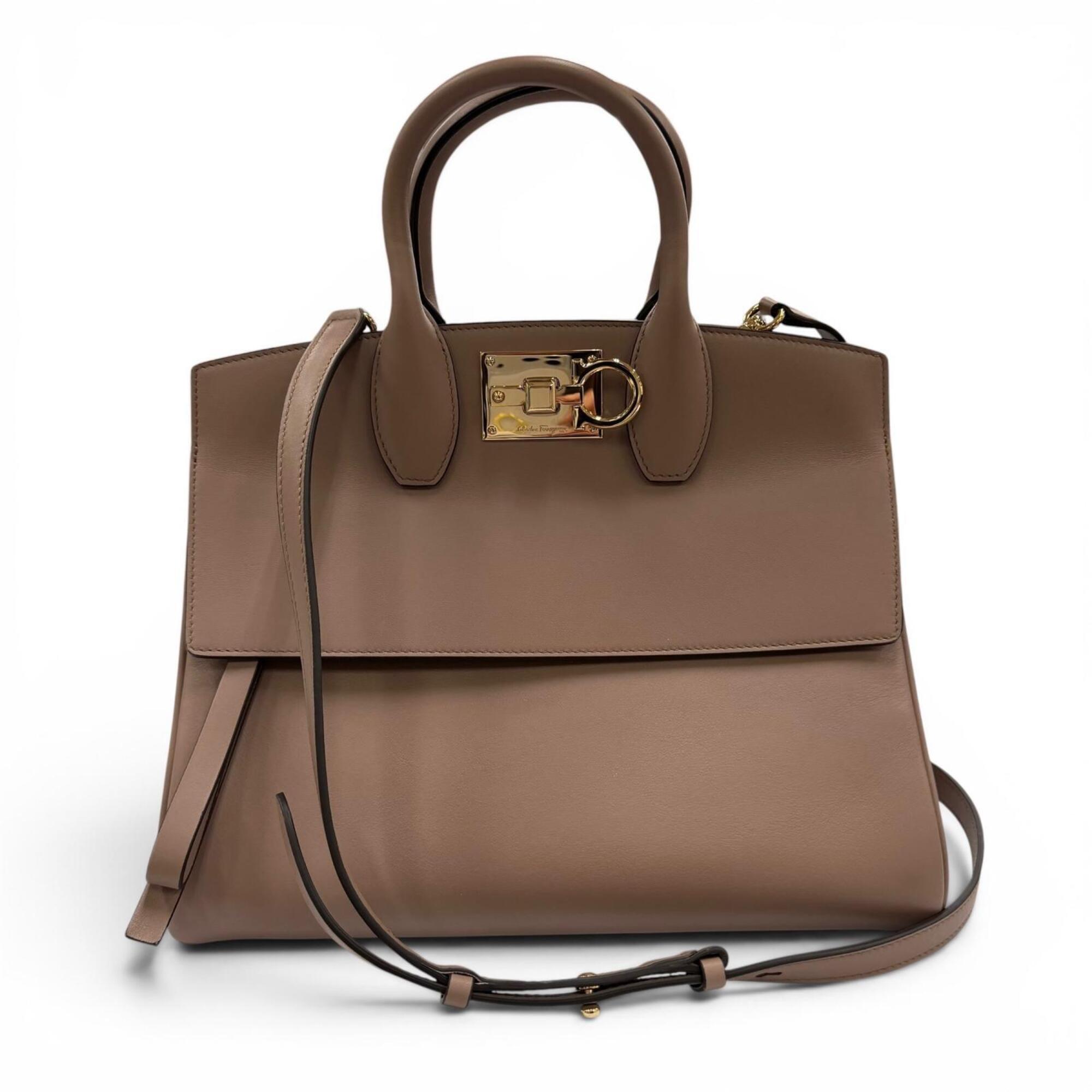 Salvatore Ferragamo Brown Leather Handbag Shoulder Bag (Pre-Owned)