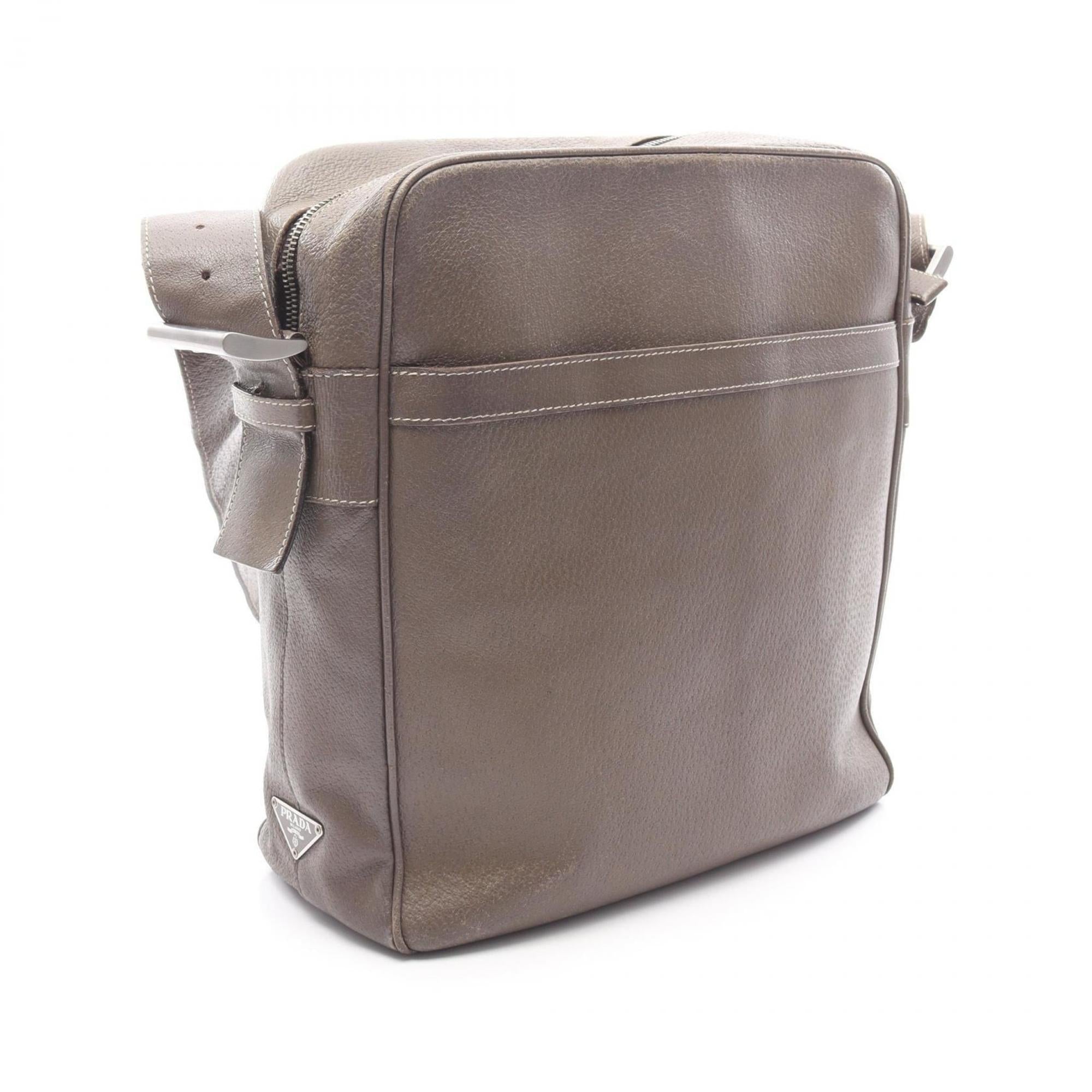 Prada Brown Leather Shoulder Bag (Pre-Owned)