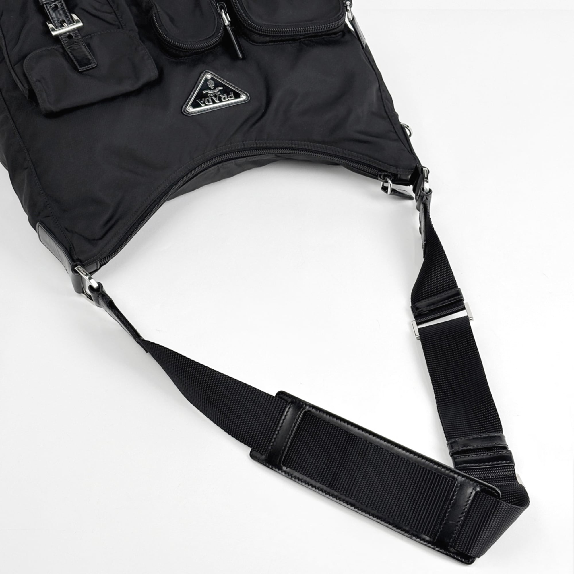 Prada Black Nylon Leather Messenger Bag Shoulder Bag (Pre-Owned)
