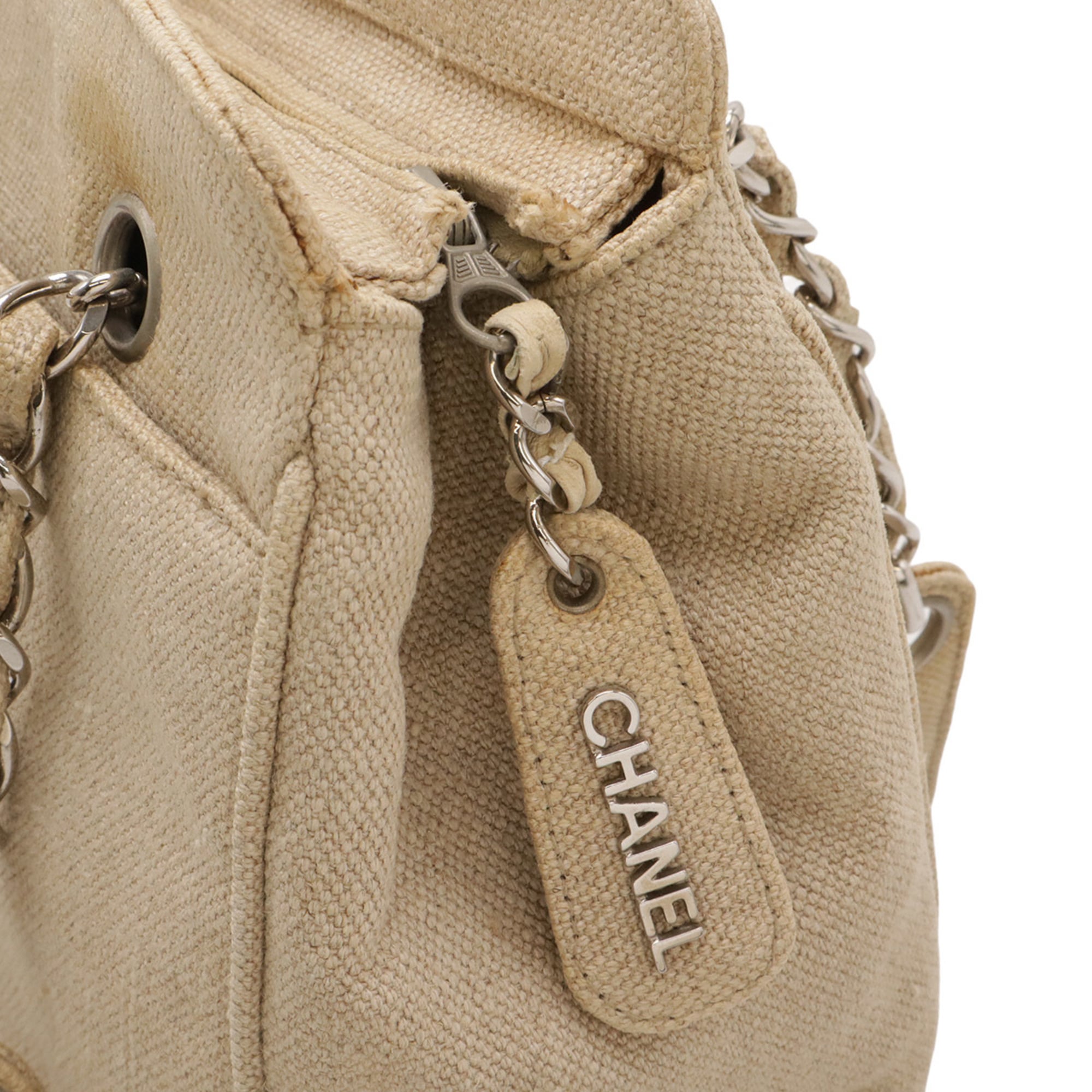 Chanel Beige Linen Shoulder Bag (Pre-Owned)