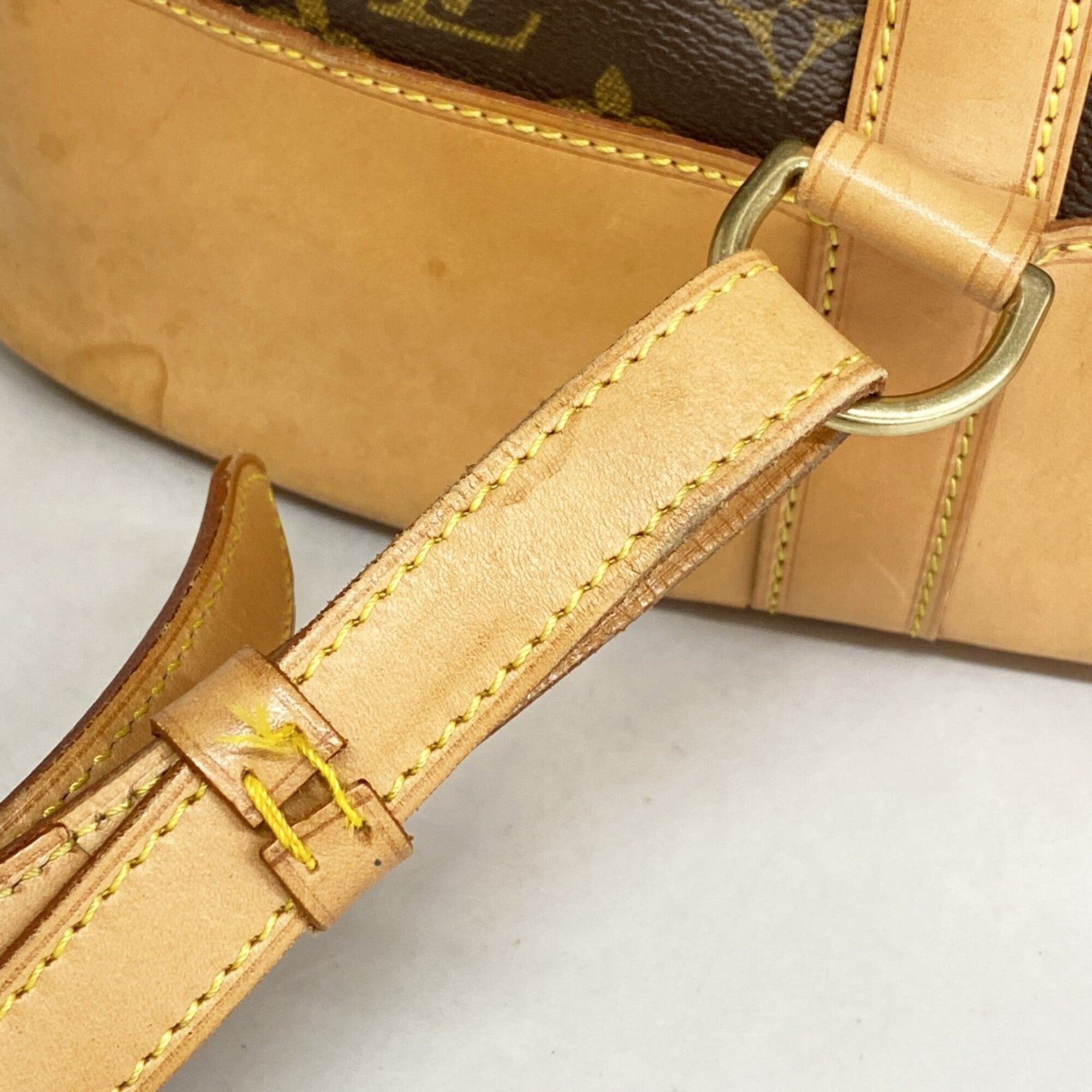 Louis Vuitton Brown Shoulder Bag (Pre-Owned)