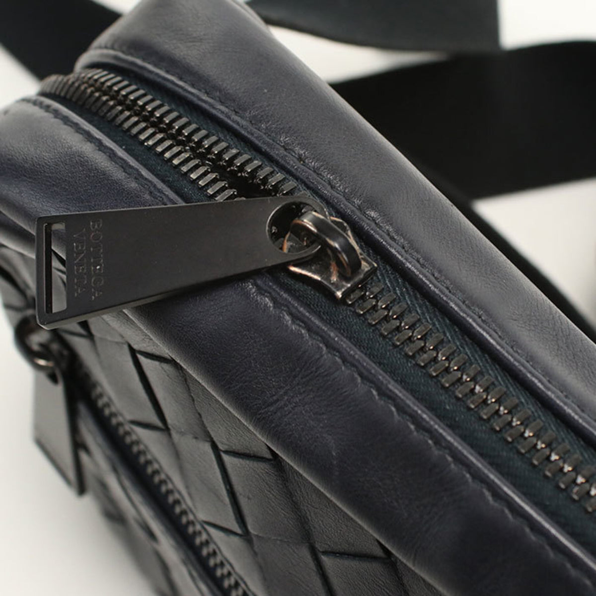 Bottega Veneta Black Leather Sling Bag (Pre-Owned)