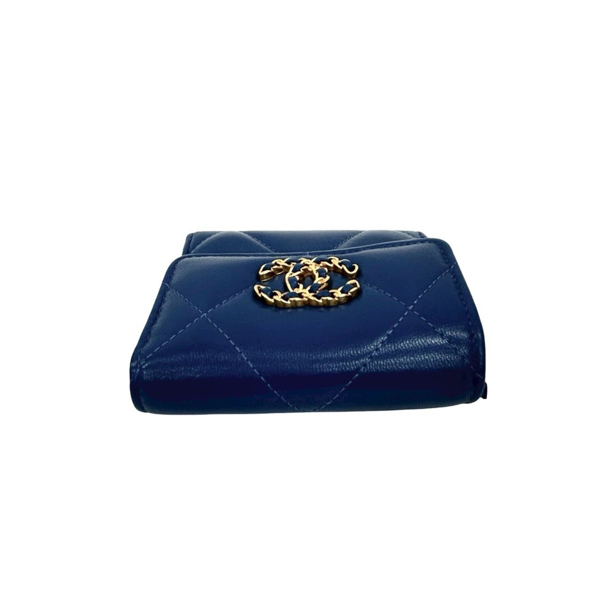 Chanel Blue Leather Wallet (Bi-Fold) (Pre-Owned)