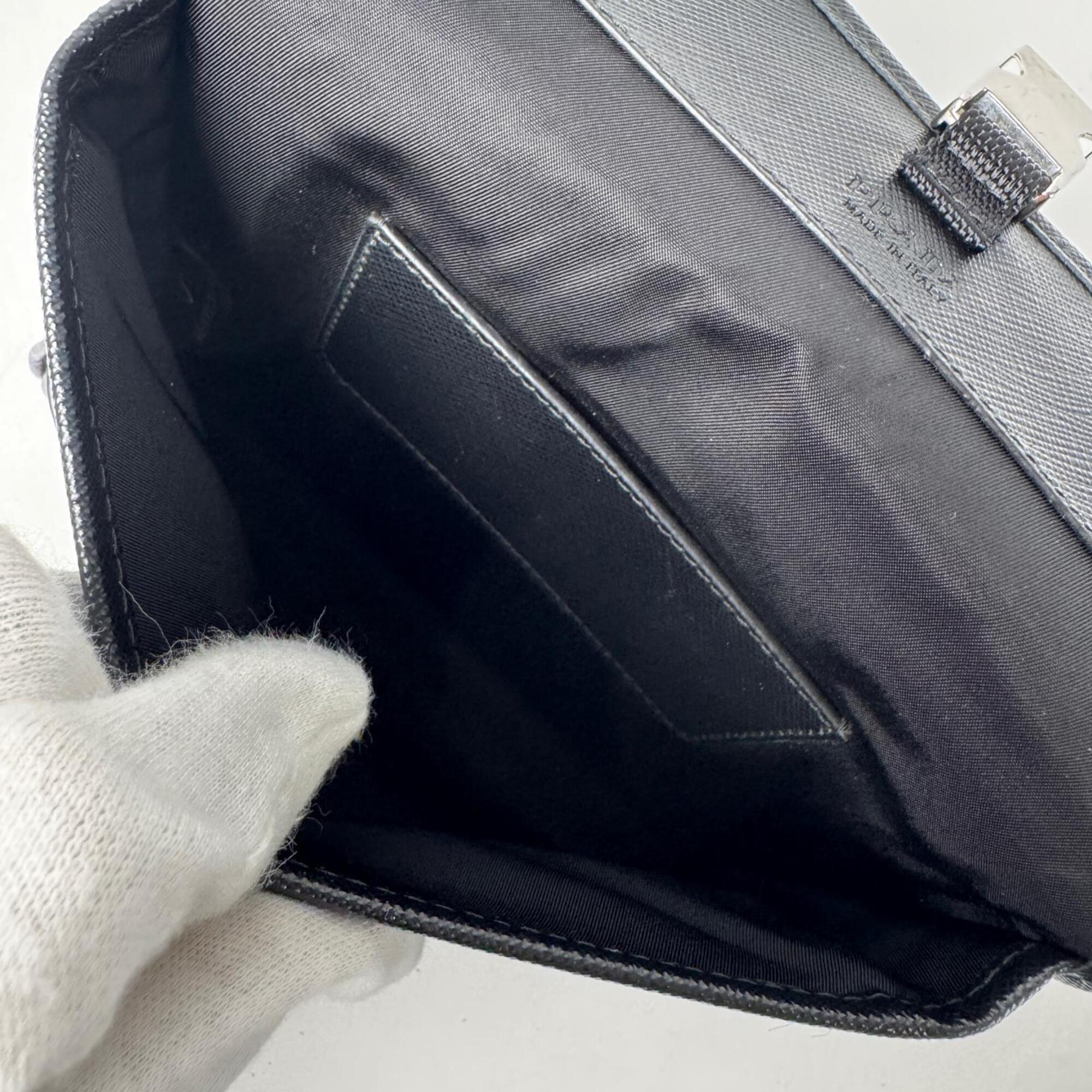 Prada Black Leather Shoulder Bag (Pre-Owned)