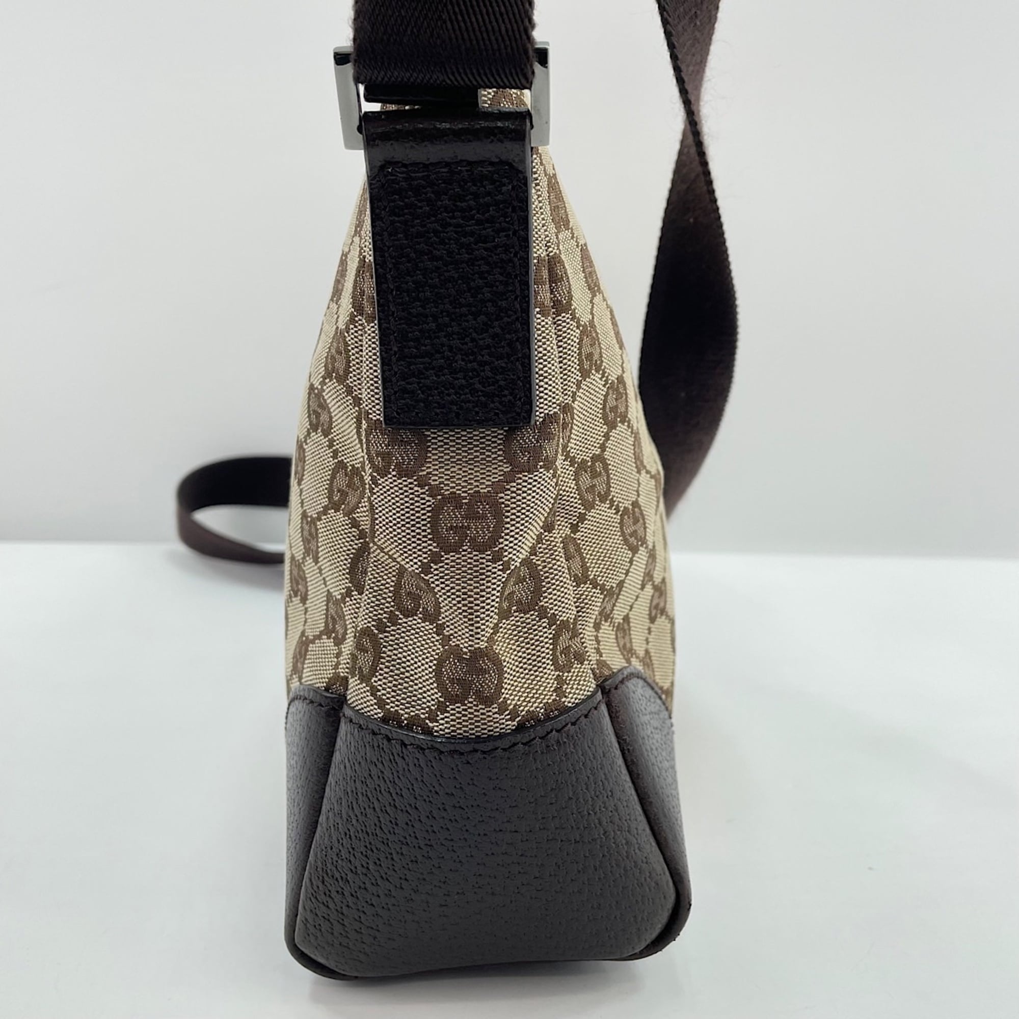 Gucci Beige Shoulder Bag (Pre-Owned)