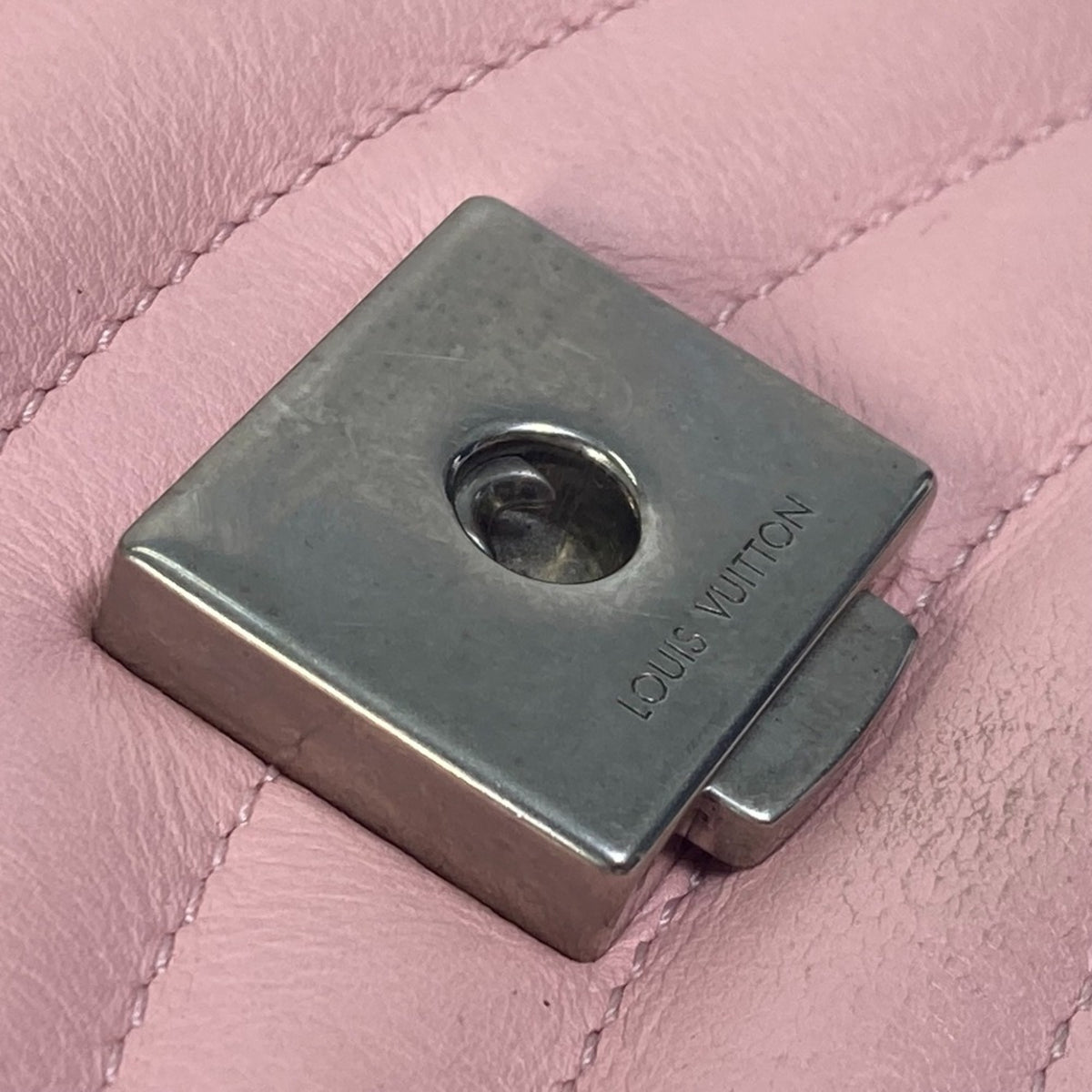 Louis Vuitton Pink Leather Handbag Shoulder Bag (Pre-Owned)