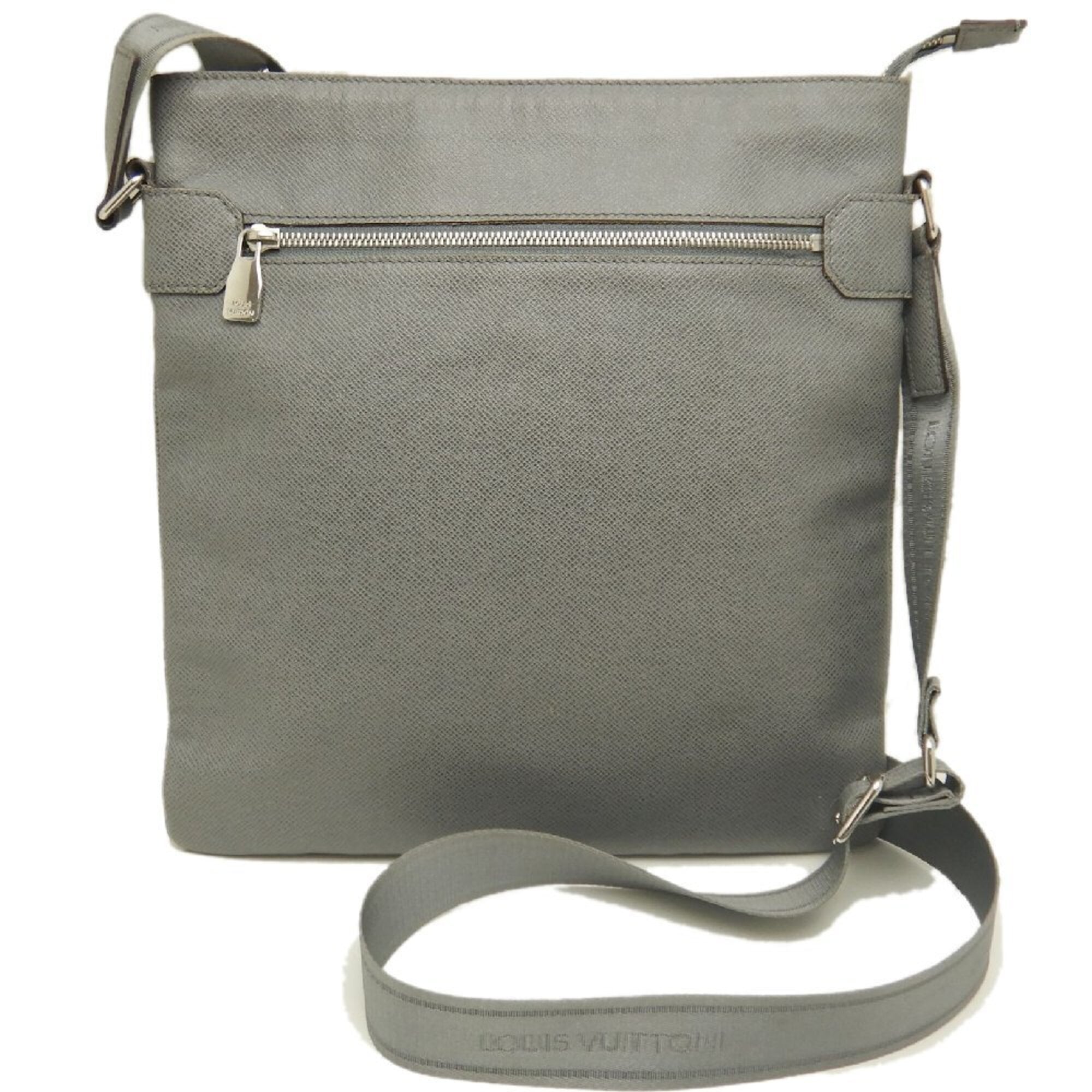 Louis Vuitton Taiga Glacier Taiga Leather Shoulder Bag (Pre-Owned)