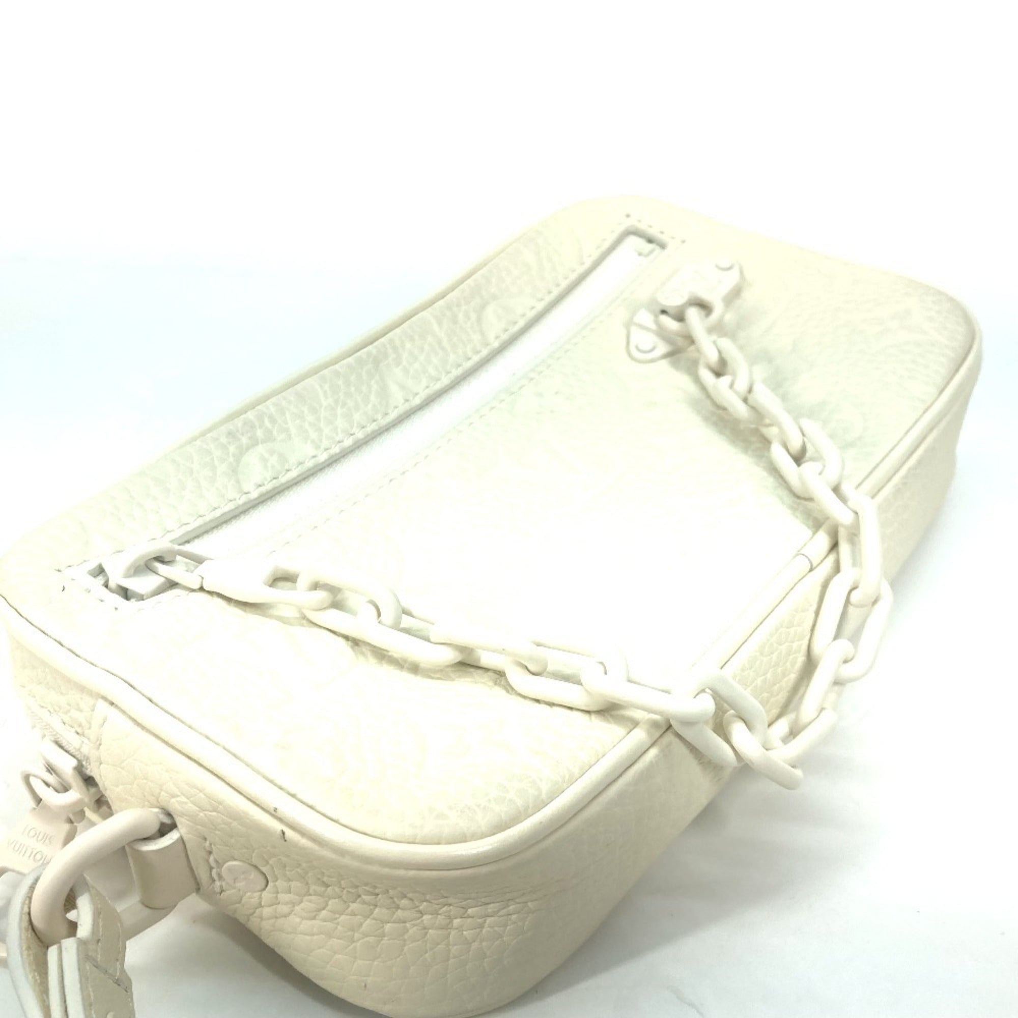 Louis Vuitton Monogram Empreinte White Monogram Empreinte Clutch Bag Pochette (Pre-Owned)
