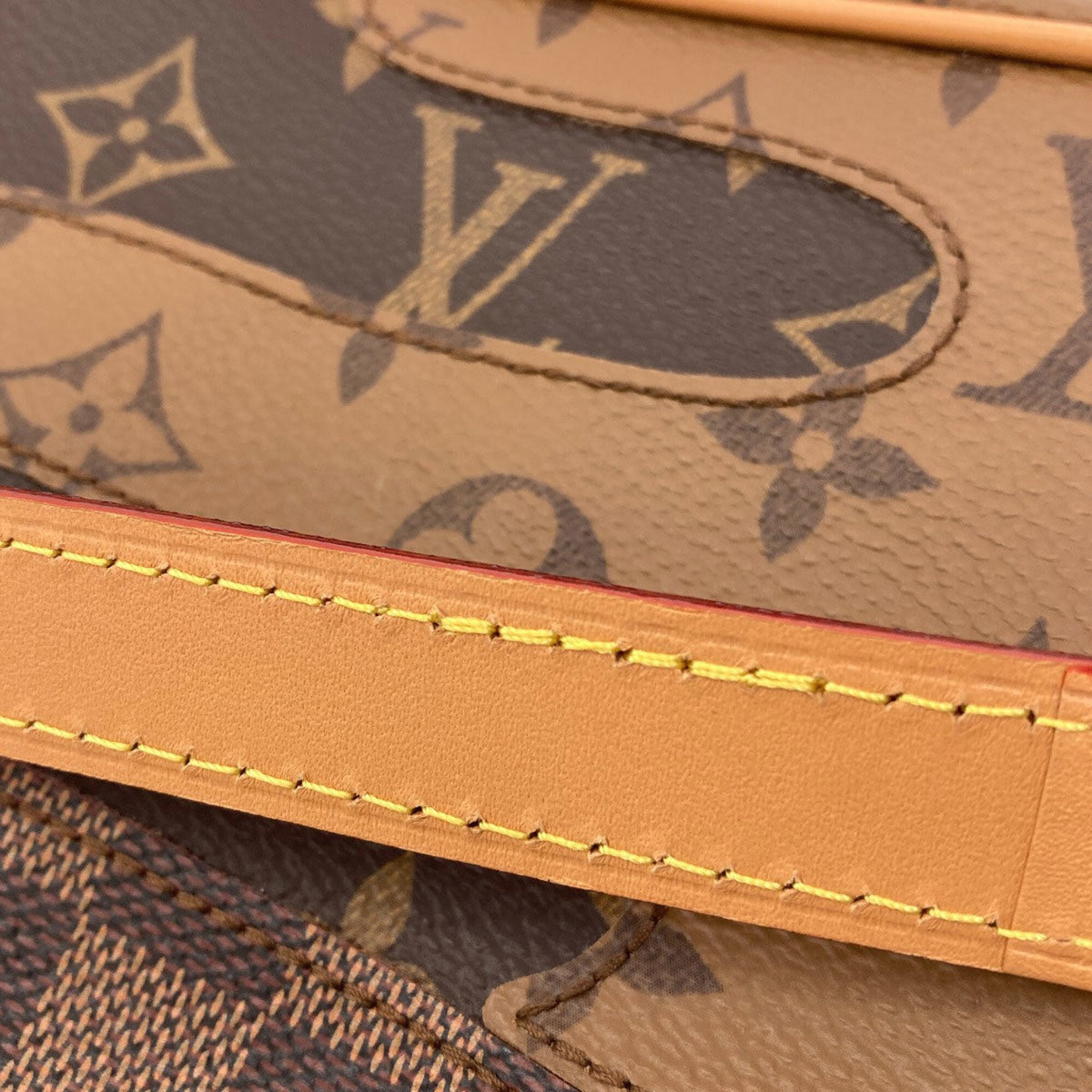 Louis Vuitton Brown Monogram Monogram Shoulder Bag (Pre-Owned)