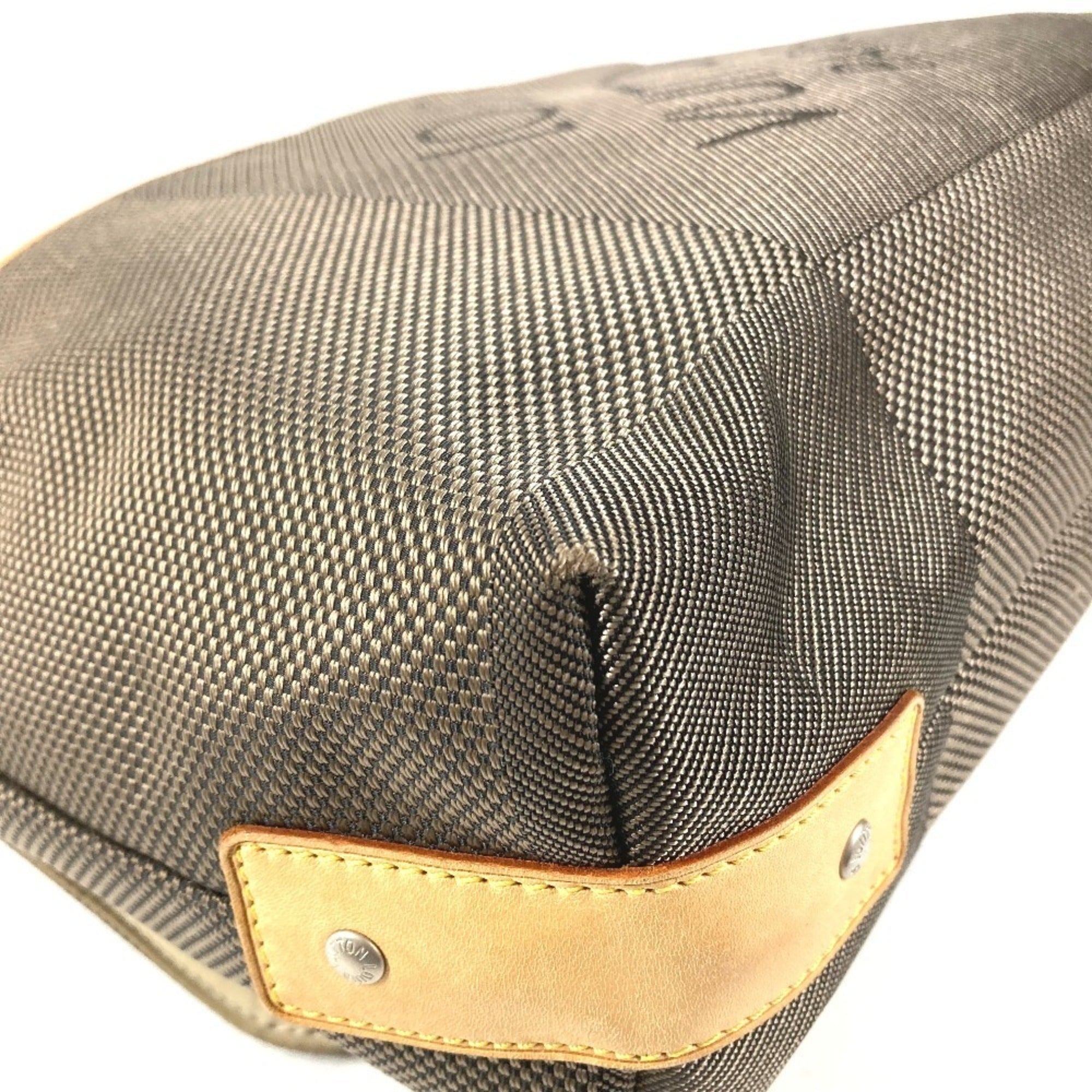 Louis Vuitton Khaki Damier Geant Messenger Bag Shoulder Bag (Pre-Owned)