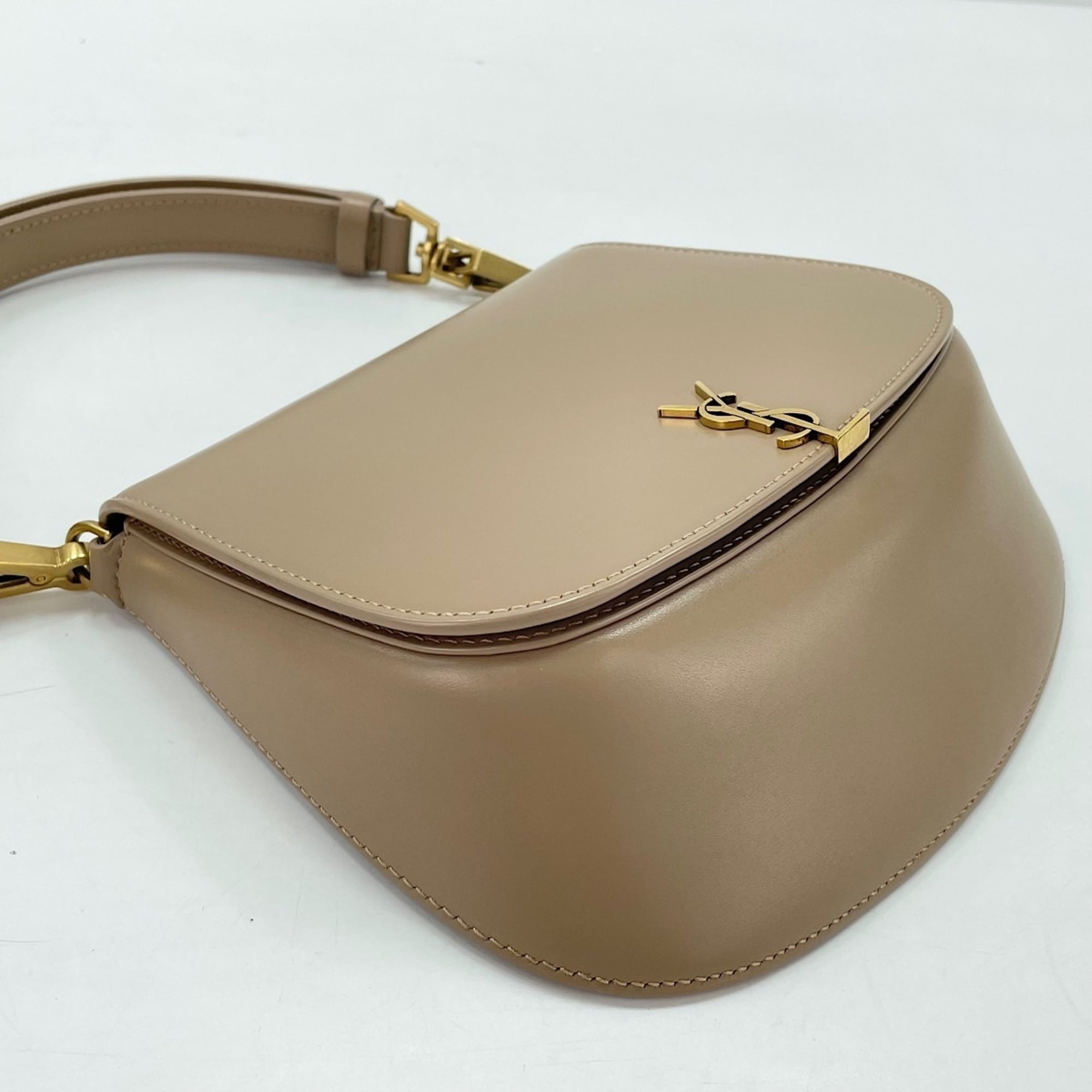 Yves Saint Laurent Beige Shoulder Bag (Pre-Owned)