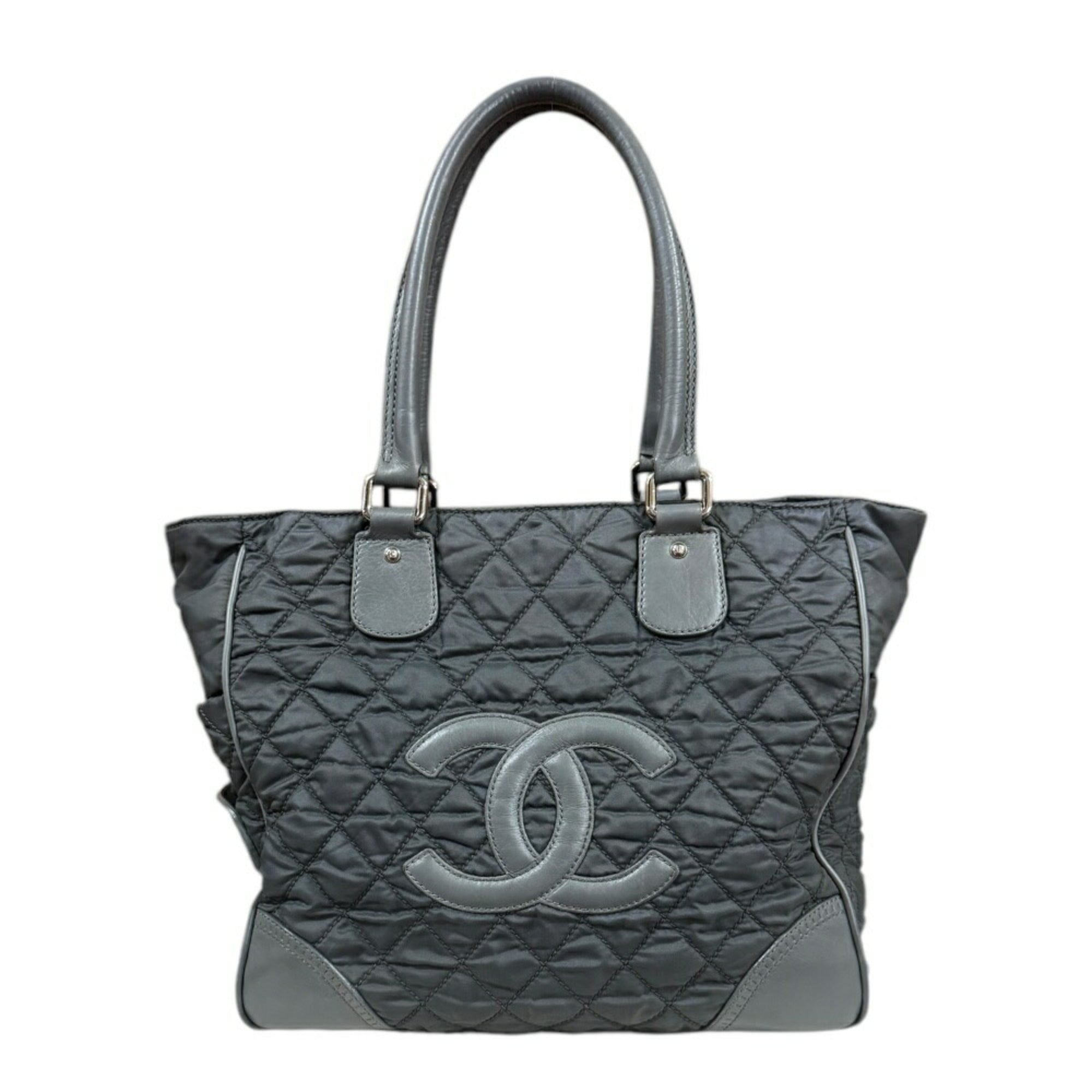 Chanel Gray Nylon Leather Tote Bag (Pre-Owned)
