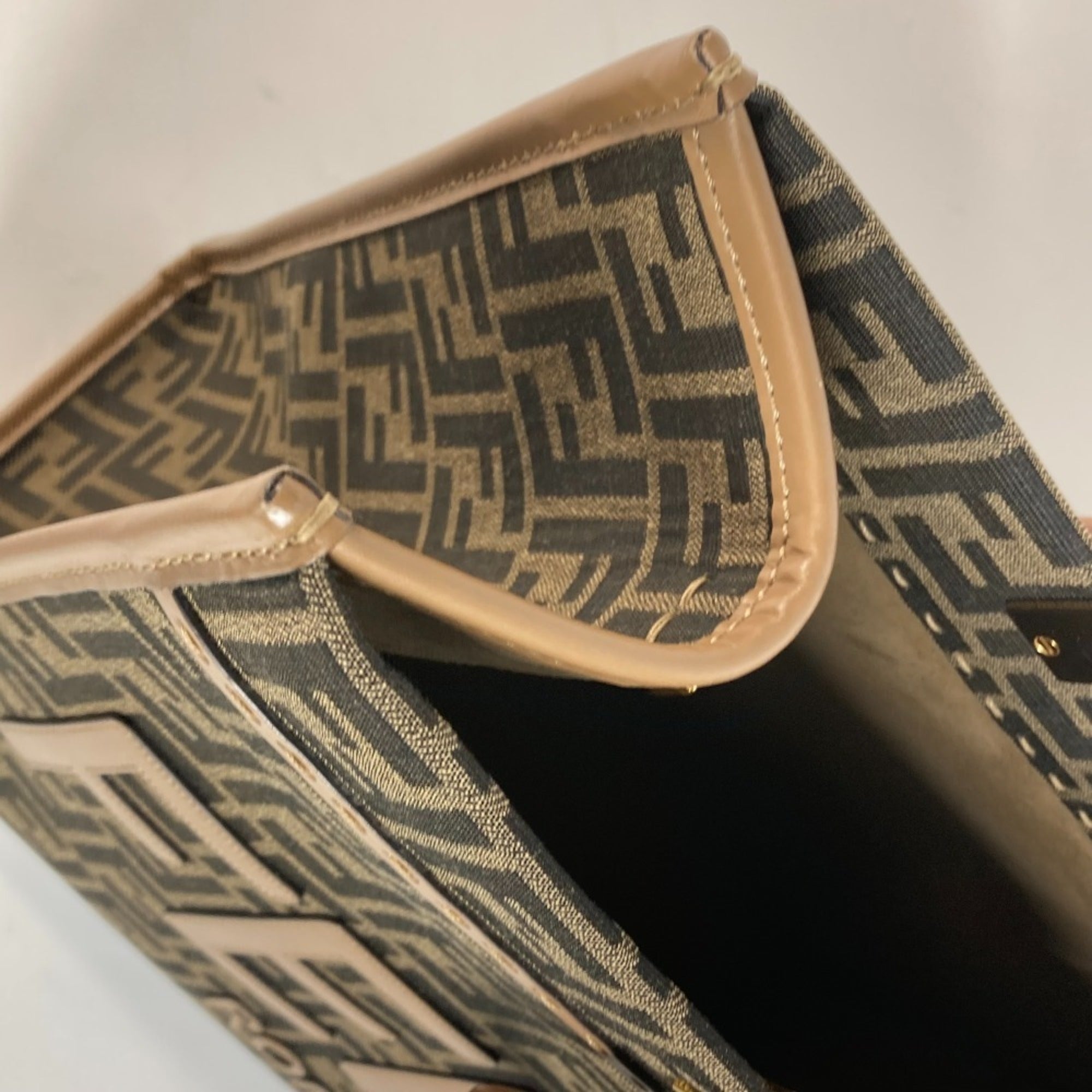 Fendi Brown Leather Canvas Handbag Shoulder Bag (Pre-Owned)