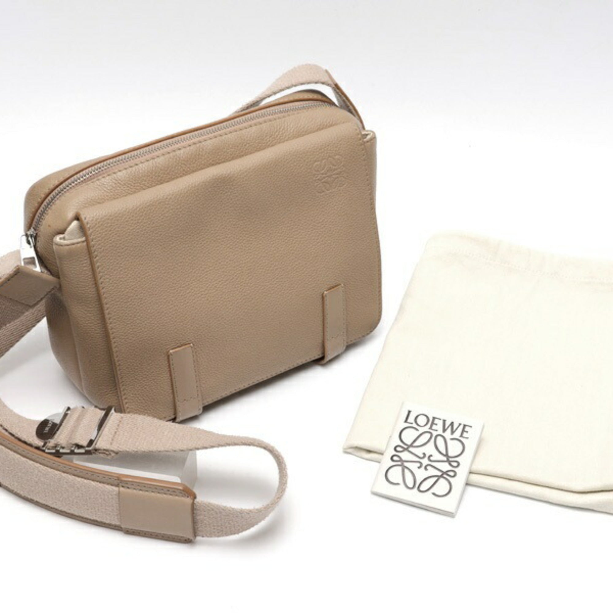 Loewe Beige Leather Messenger Bag Shoulder Bag (Pre-Owned)