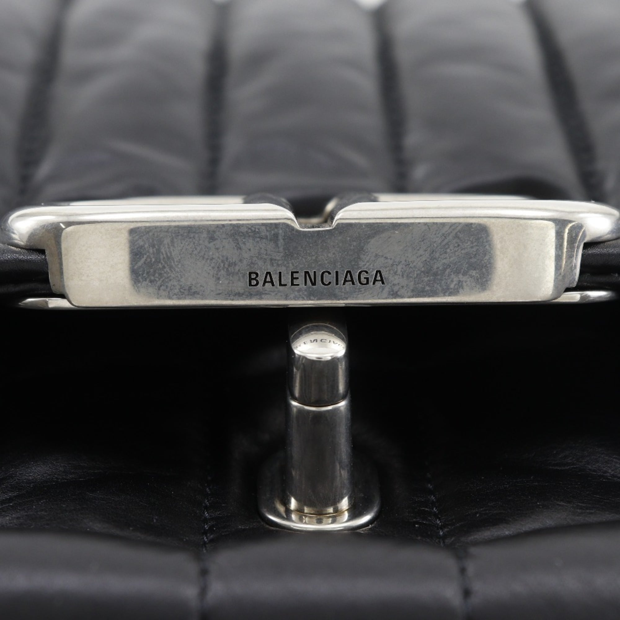 Balenciaga Black Leather Shoulder Bag (Pre-Owned)