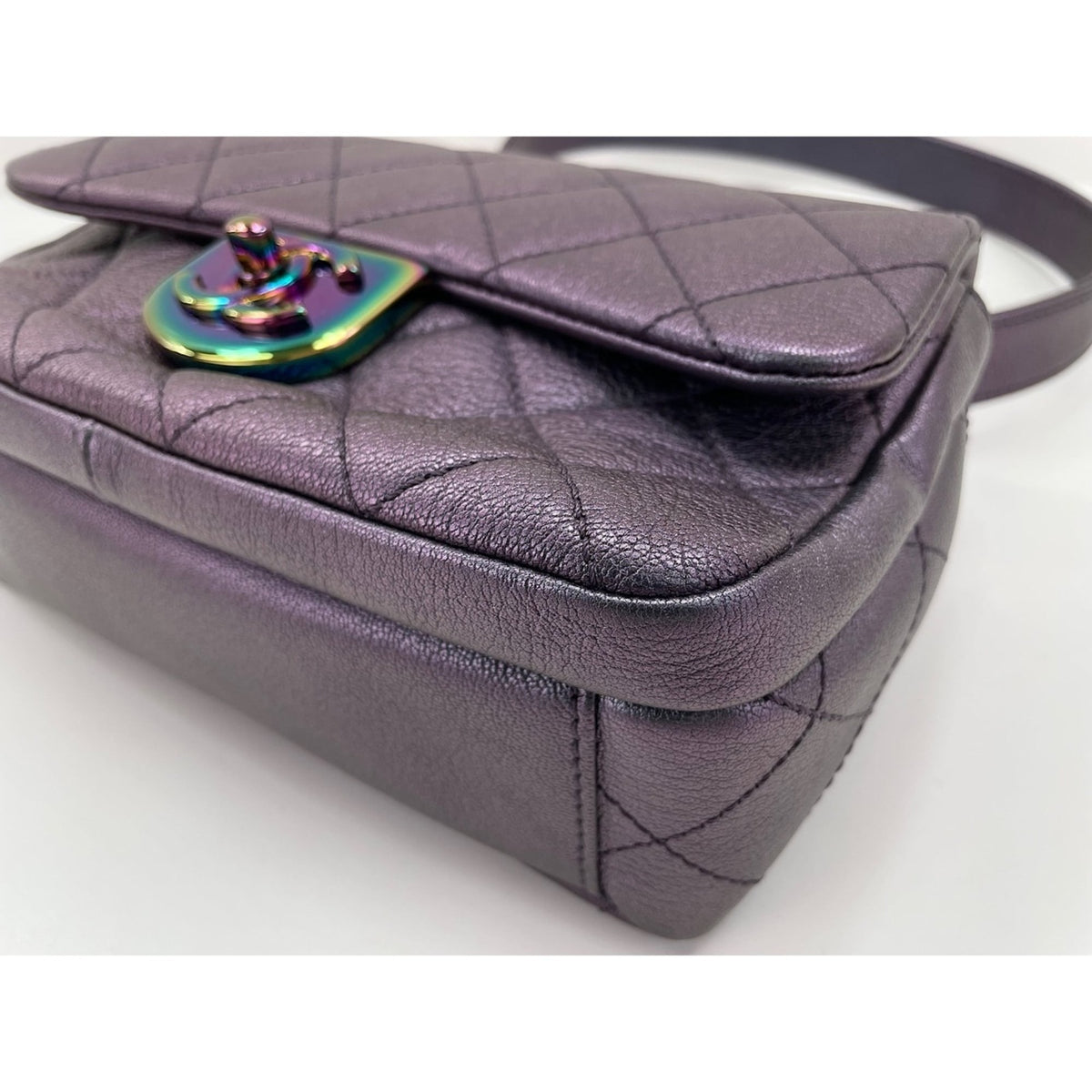 Chanel Purple Shoulder Bag (Pre-Owned)