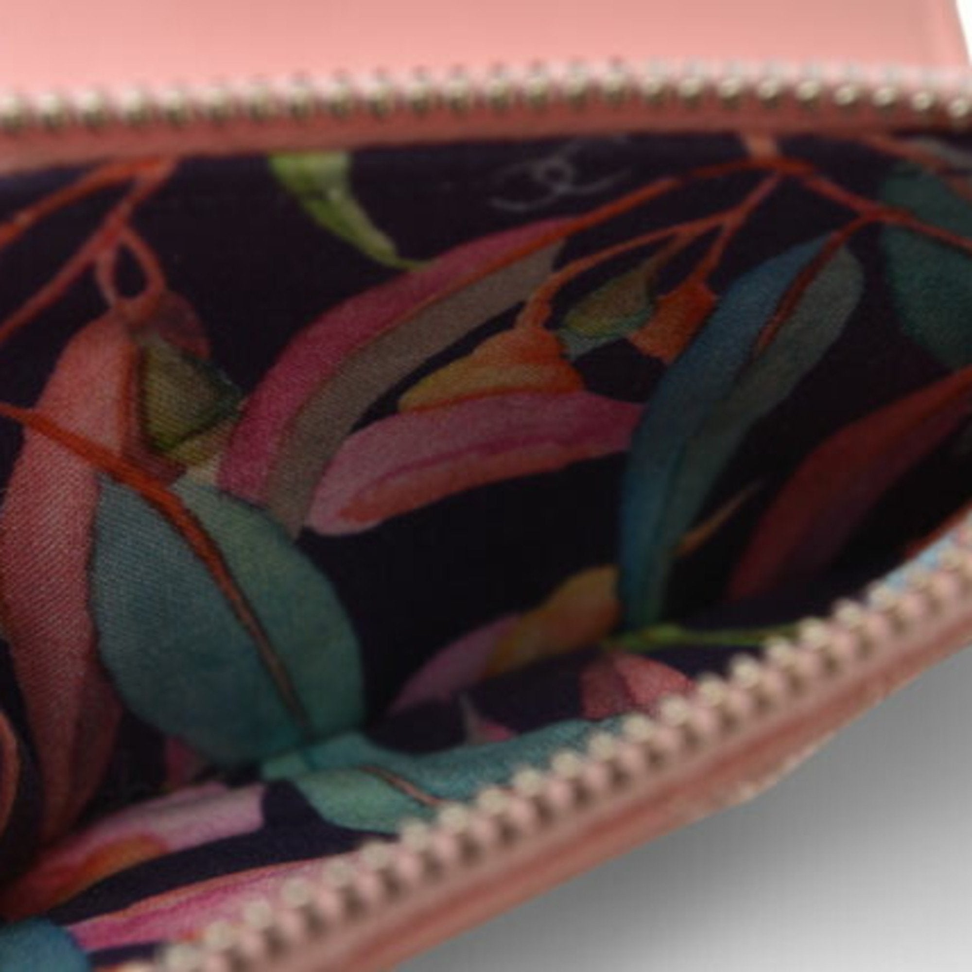 Chanel Pink Leather Wallet (Tri-Fold) (Pre-Owned)