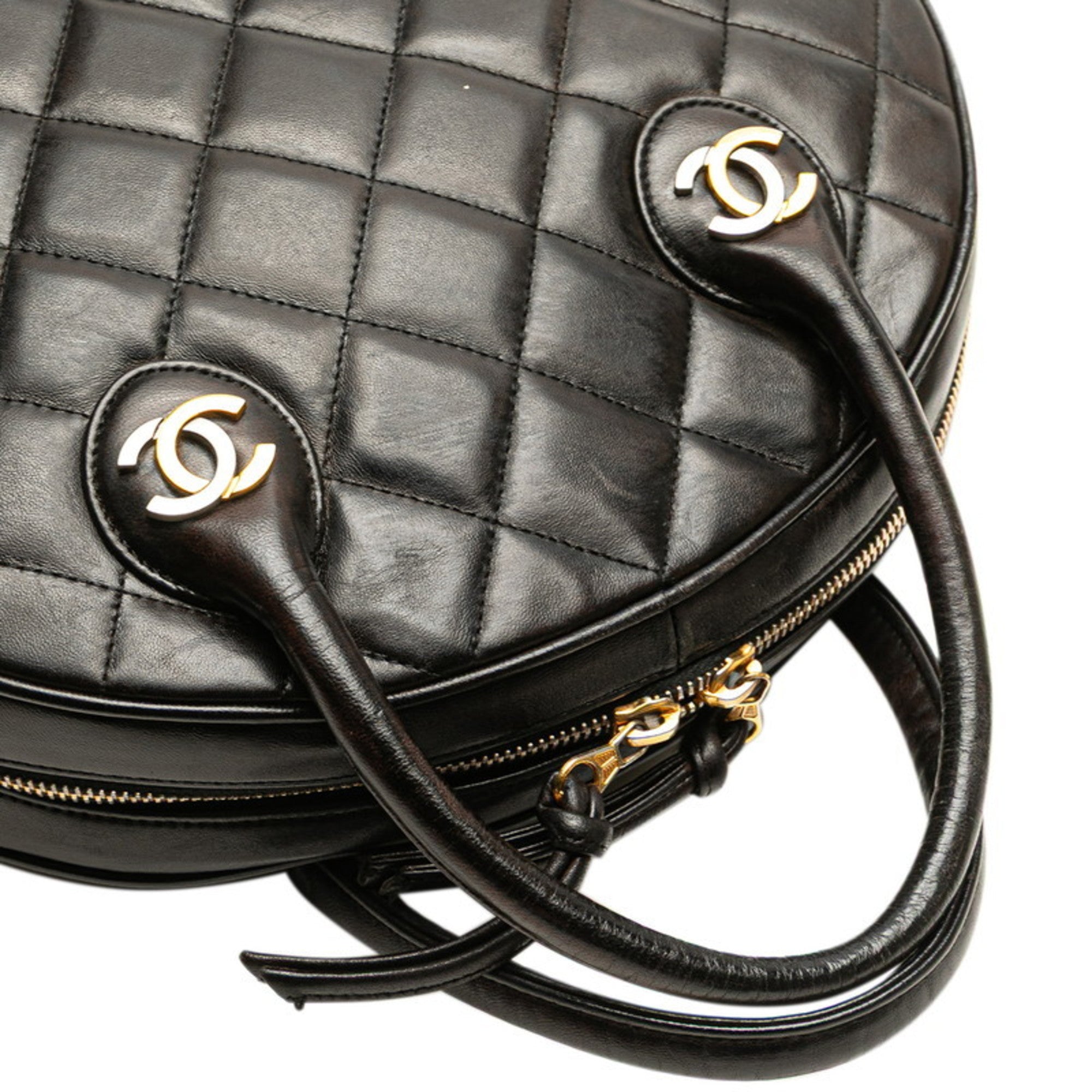 Chanel Matelasse Black Leather Handbag (Pre-Owned)